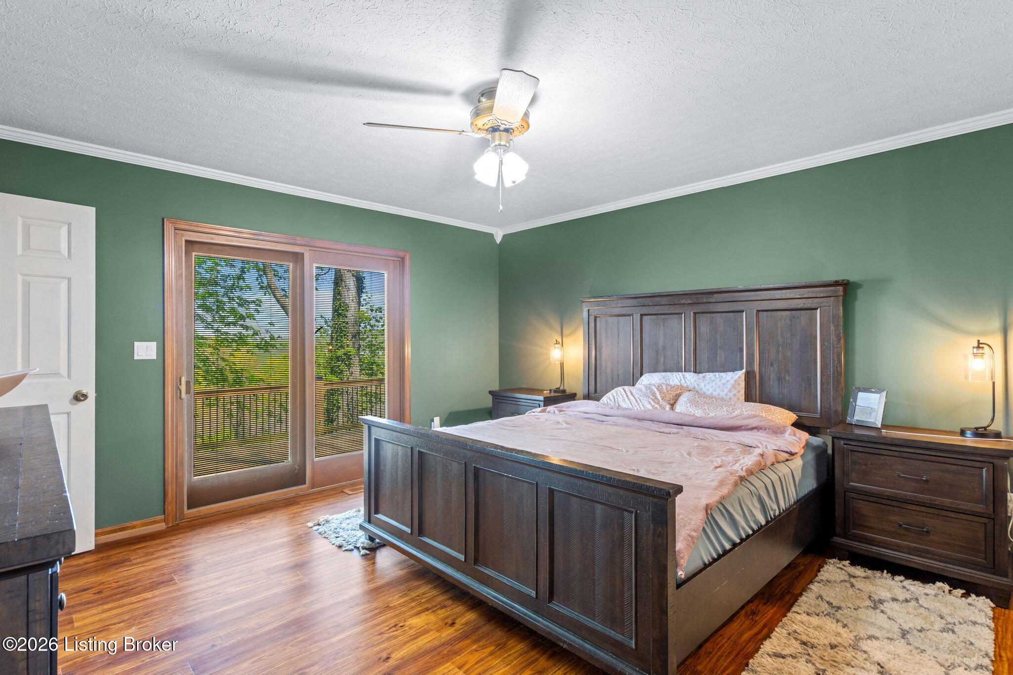 96 Lisa Dr
