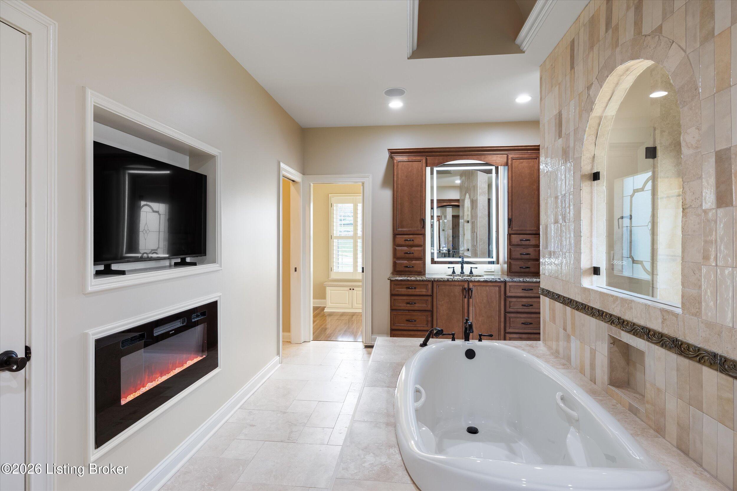 1408 Aaron Creek Dr
