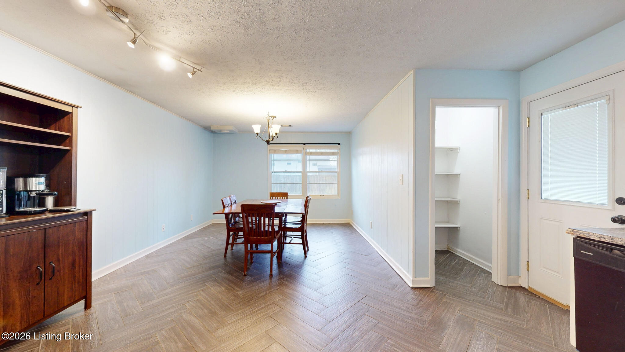 1812 The Meadow Rd