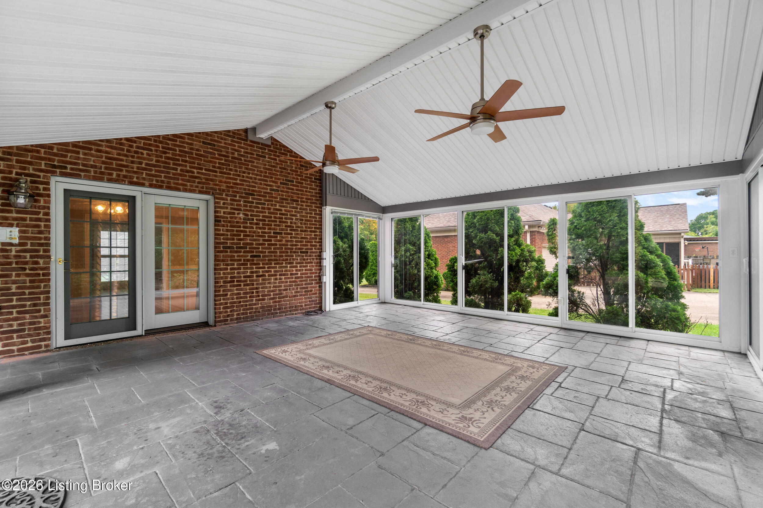 9104 Linn Station Rd