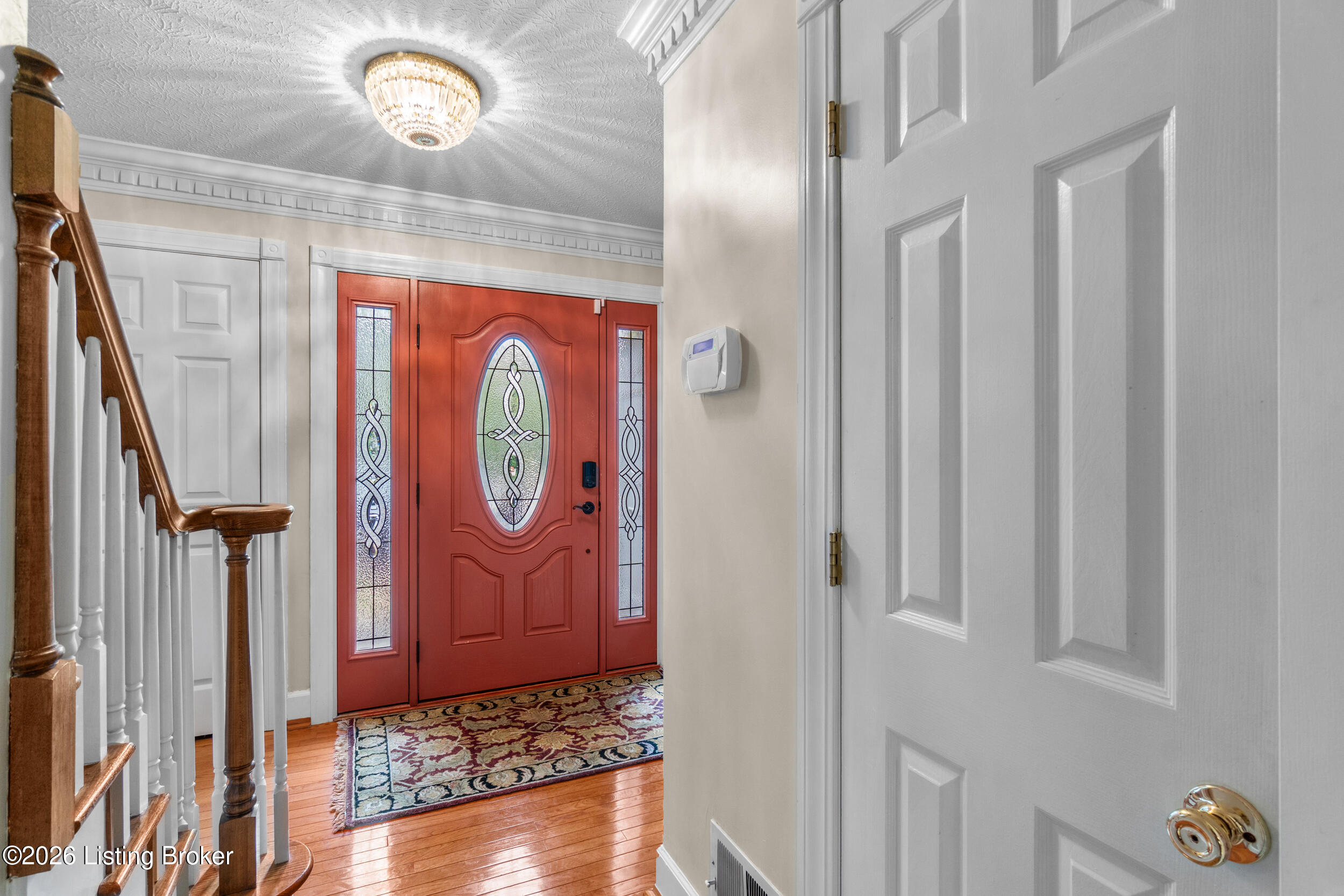 9104 Linn Station Rd