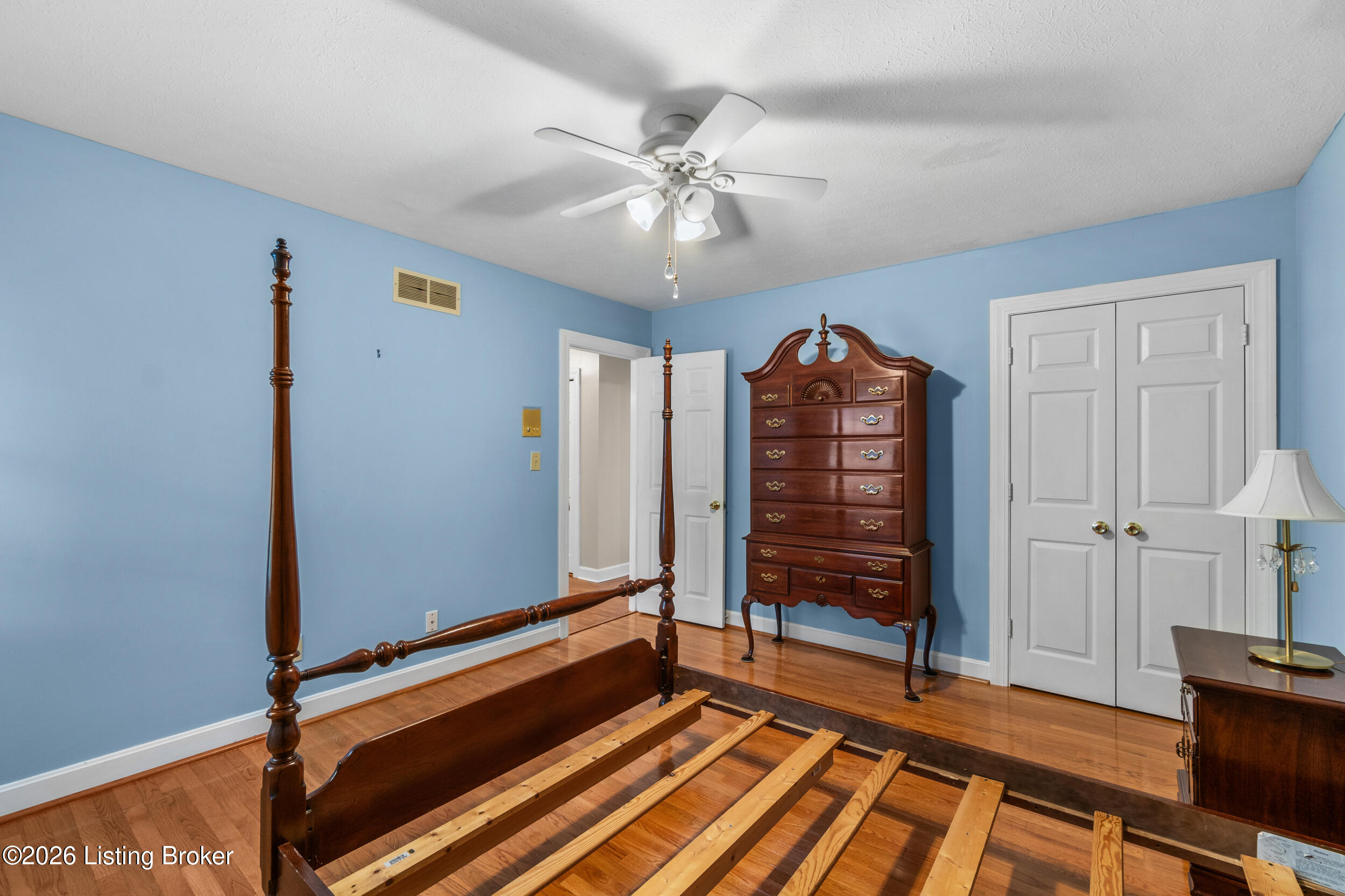 9104 Linn Station Rd
