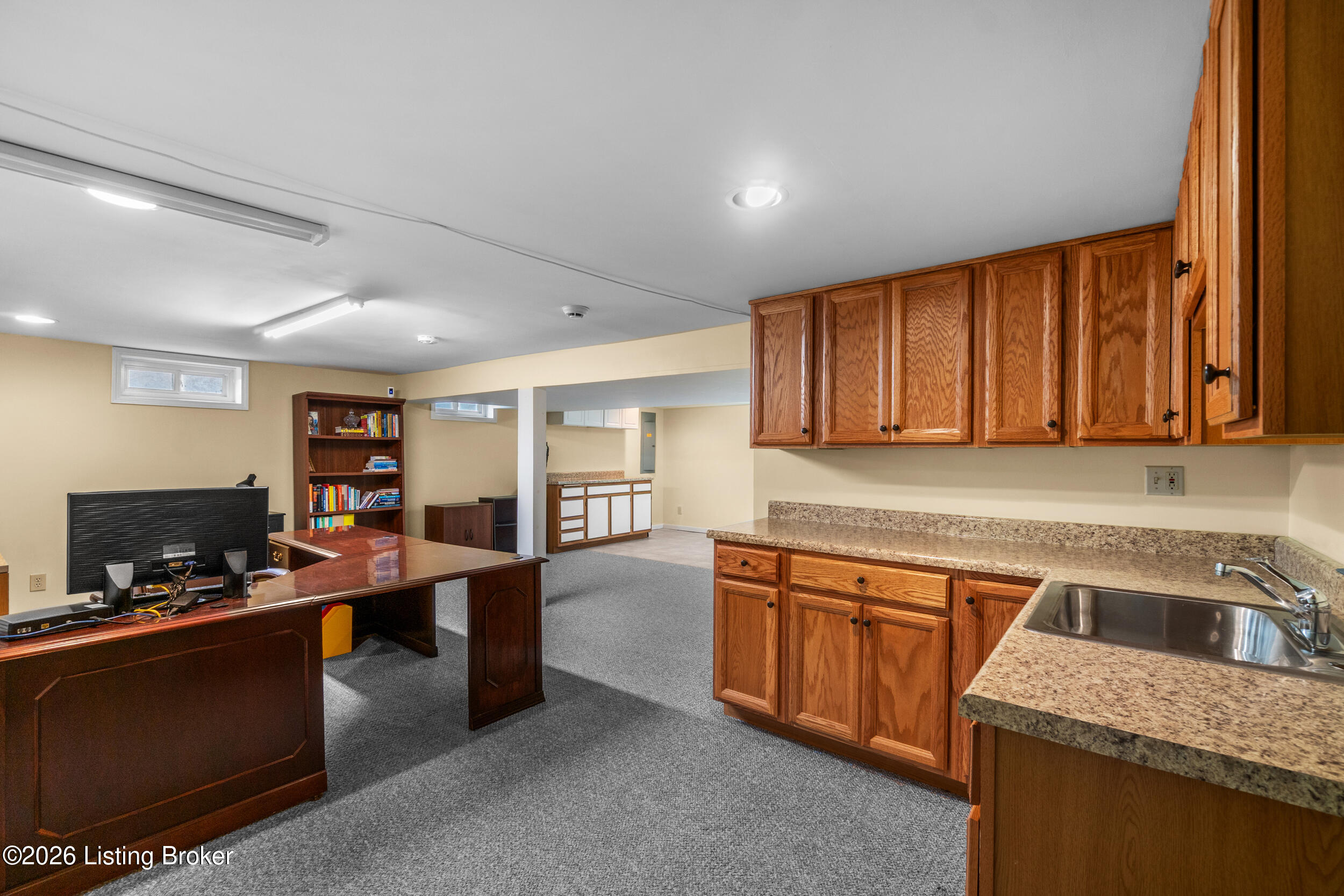 9104 Linn Station Rd