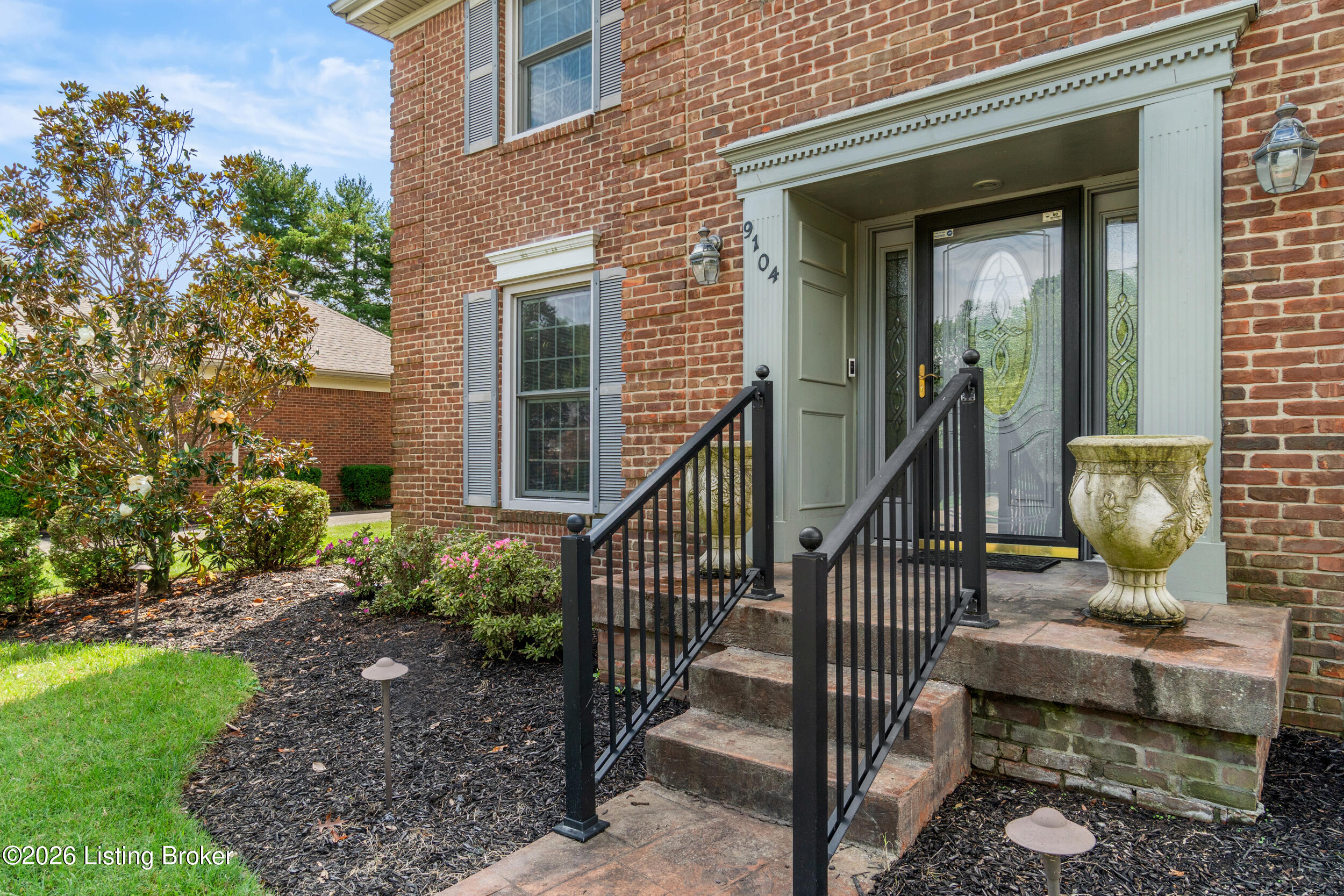 9104 Linn Station Rd