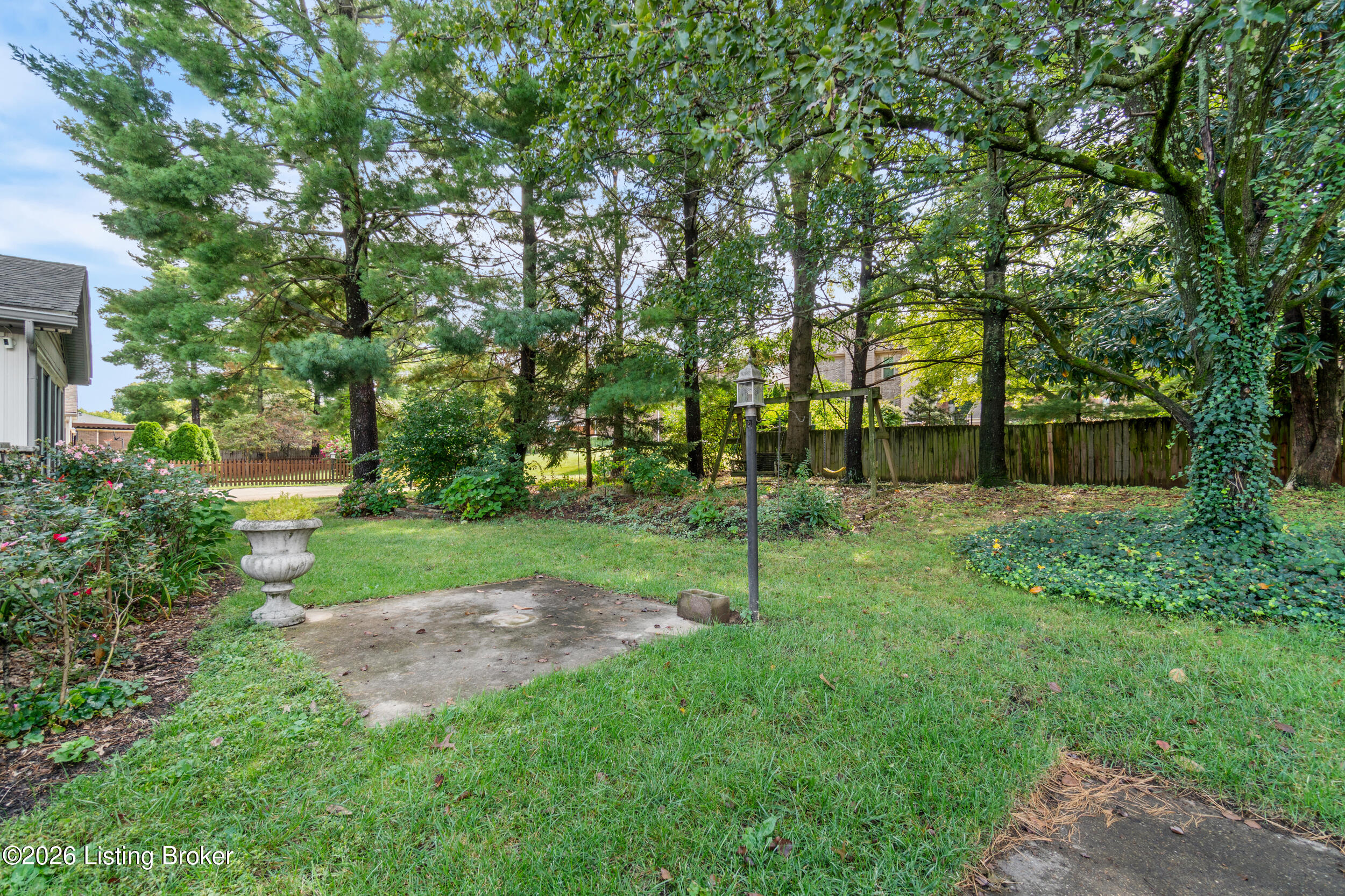 9104 Linn Station Rd