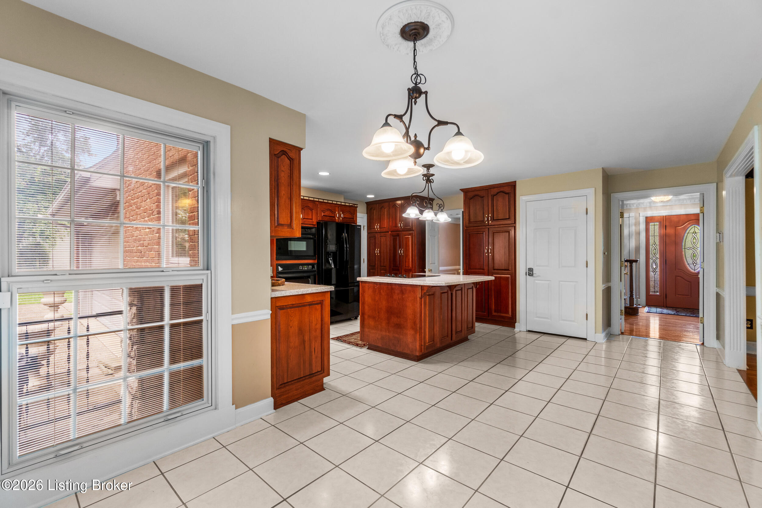 9104 Linn Station Rd