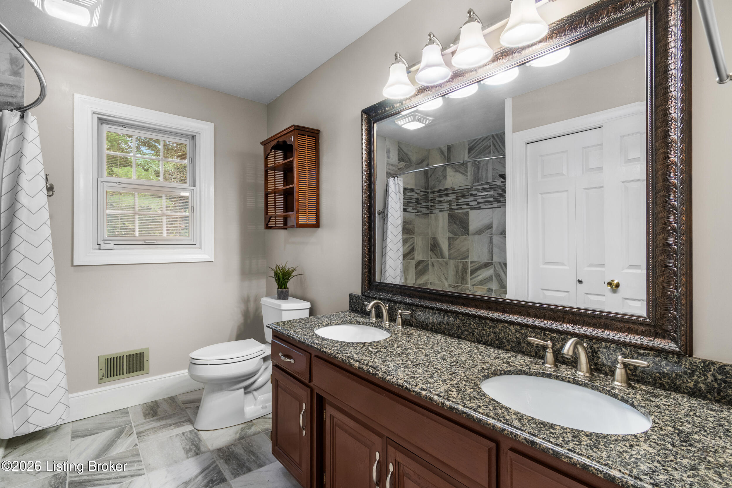 9104 Linn Station Rd