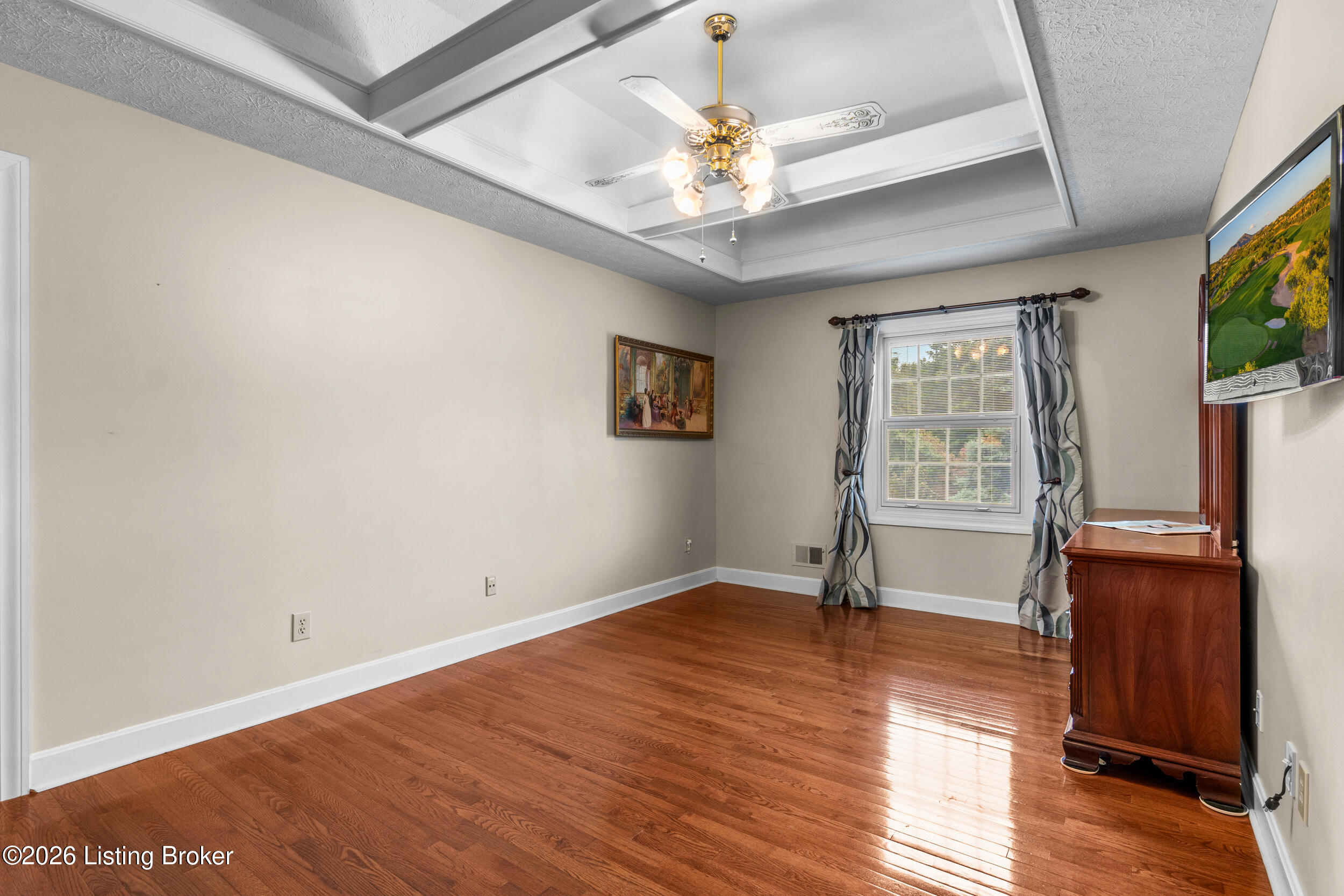 9104 Linn Station Rd