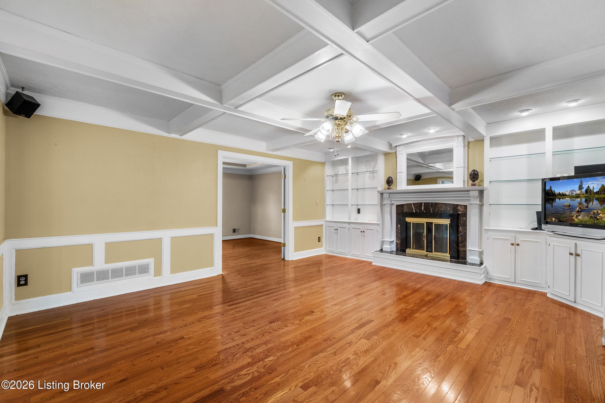 9104 Linn Station Rd