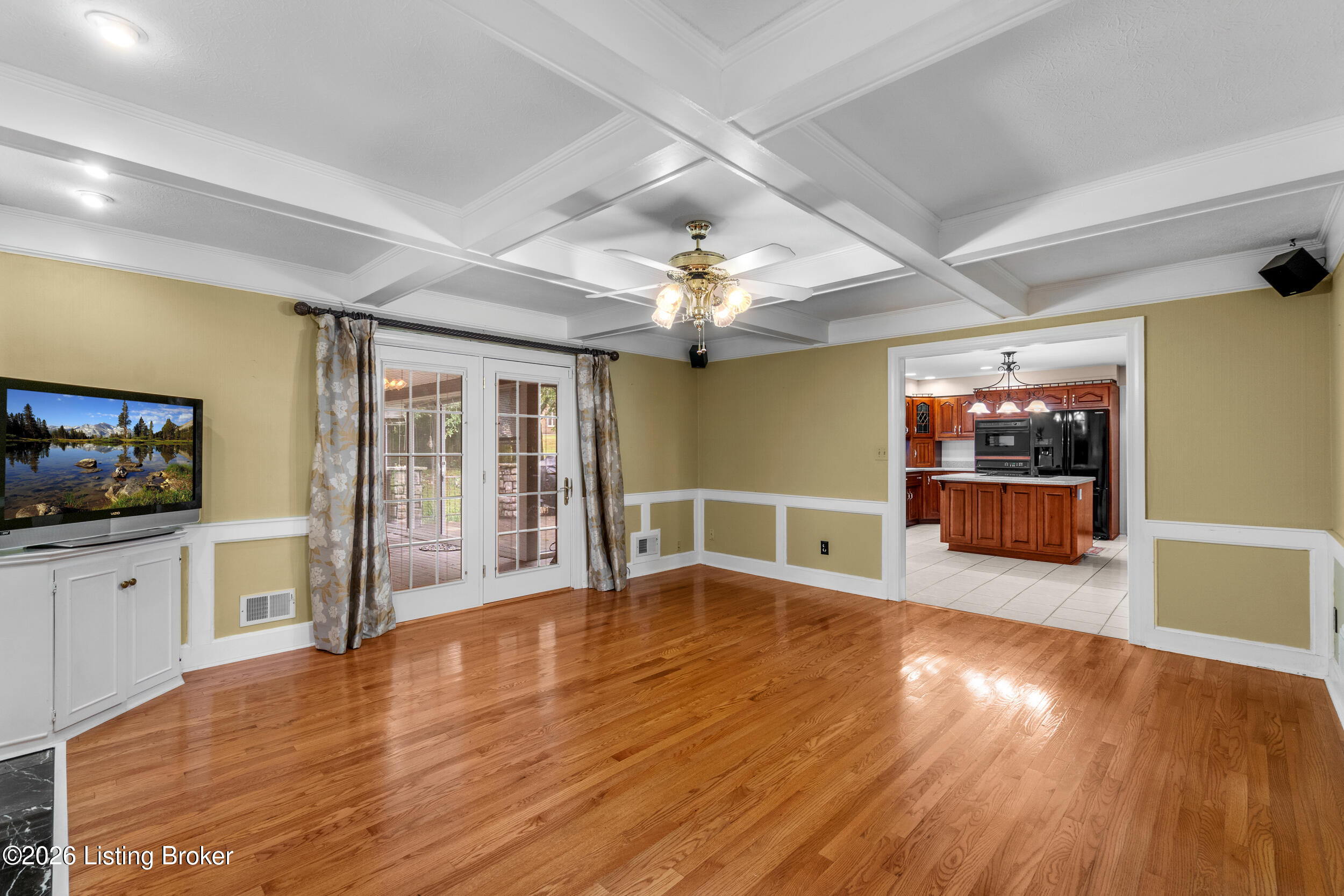 9104 Linn Station Rd
