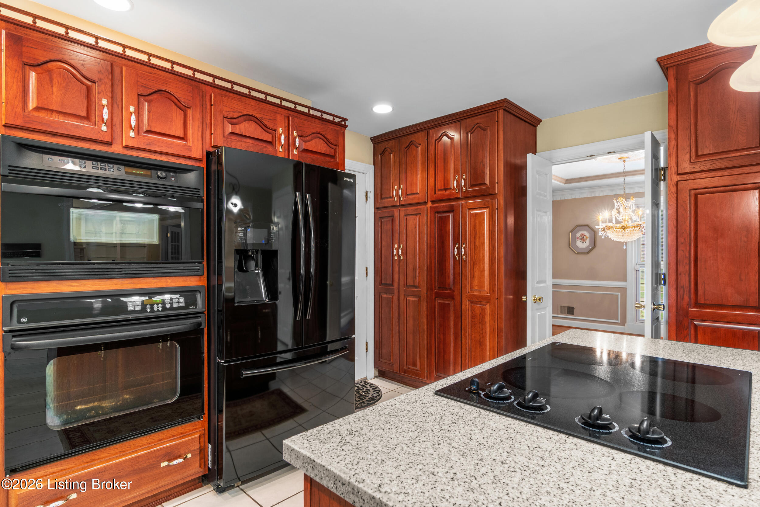 9104 Linn Station Rd