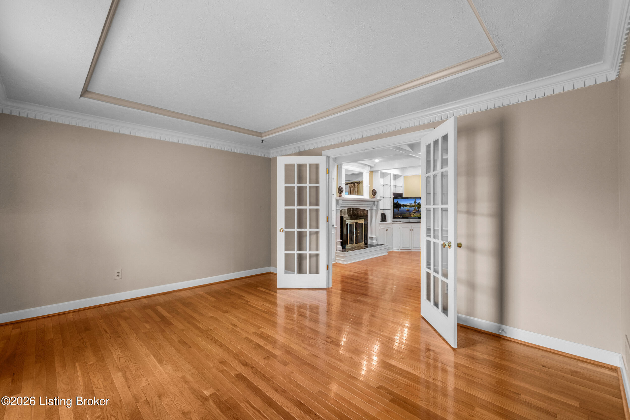 9104 Linn Station Rd