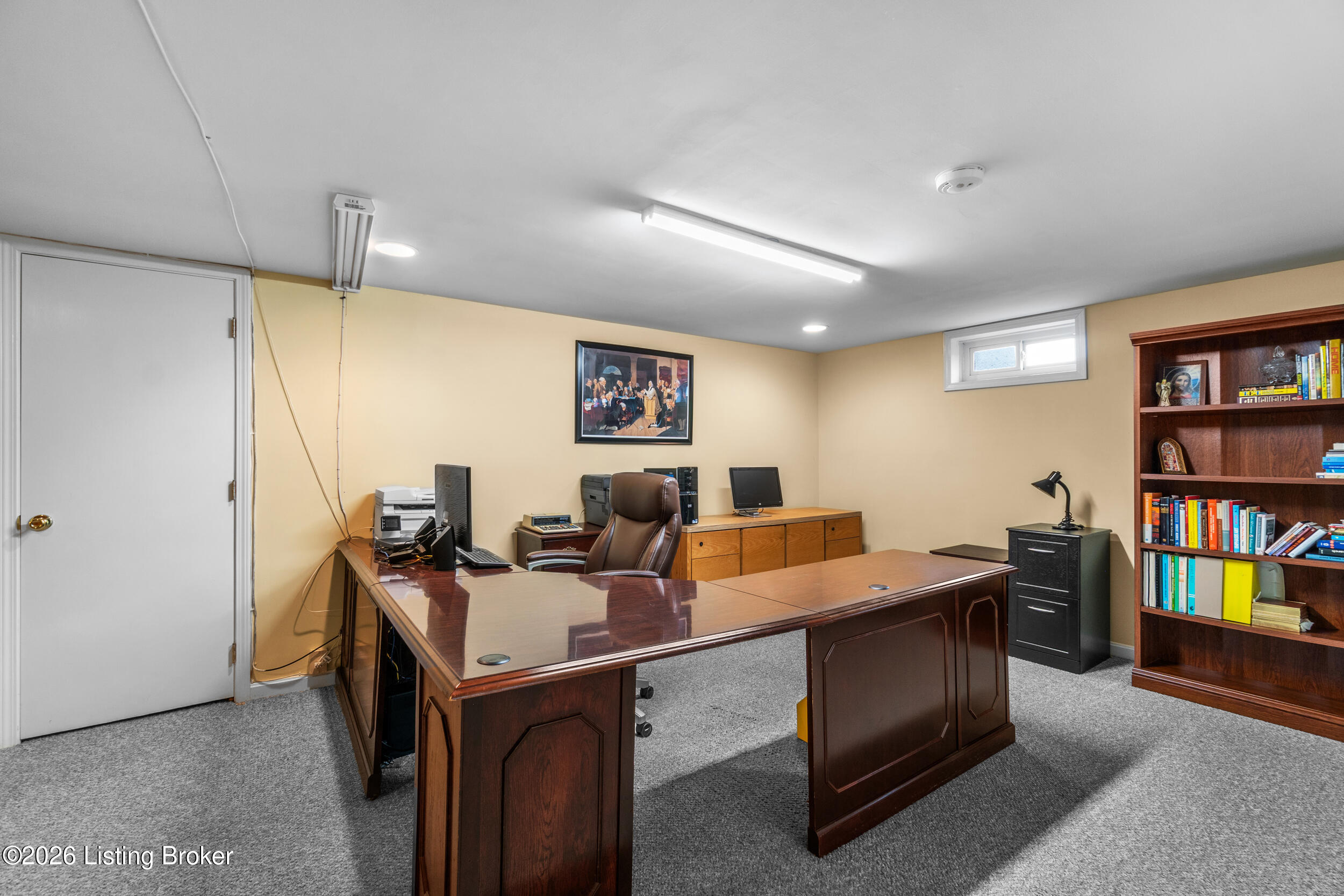 9104 Linn Station Rd