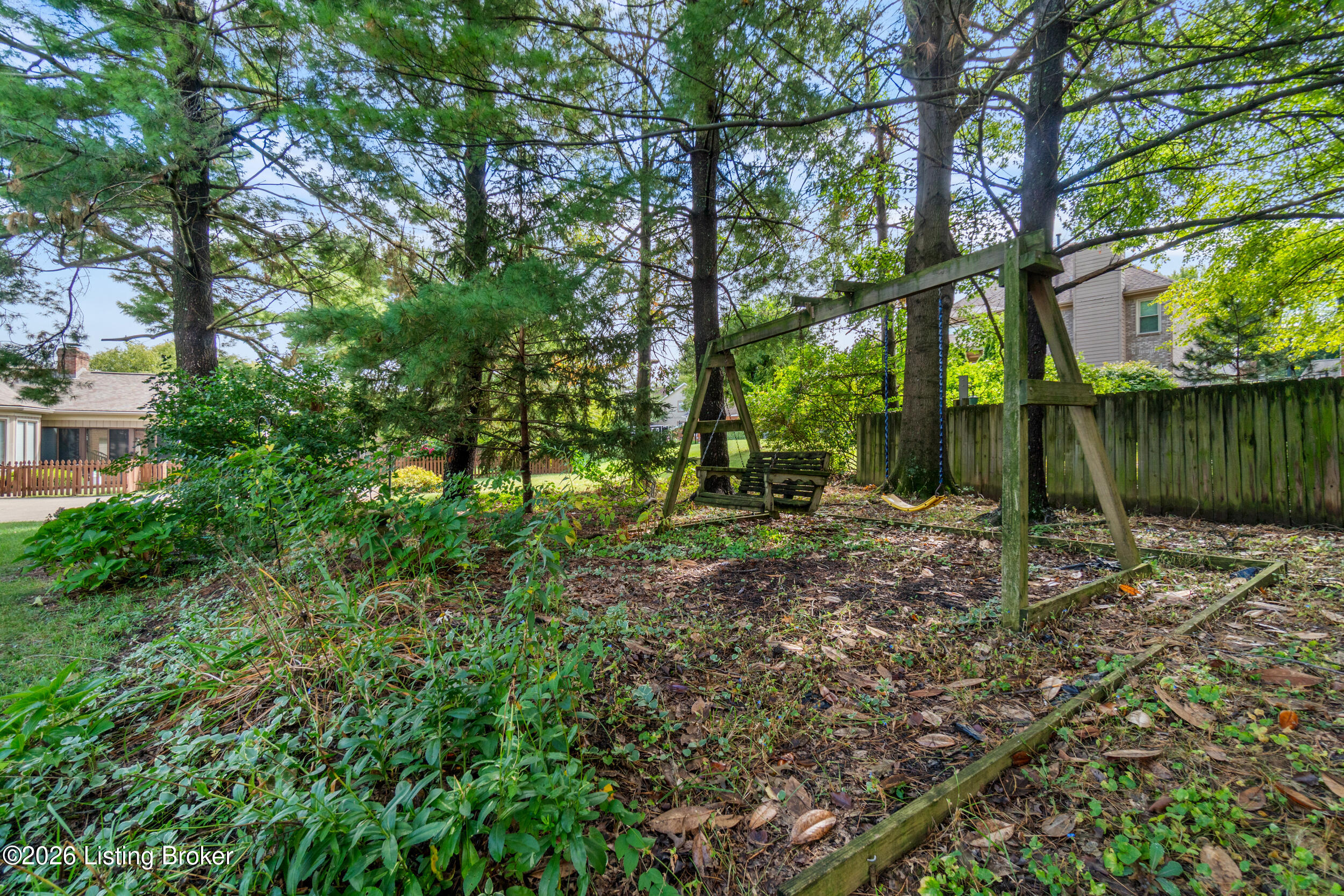 9104 Linn Station Rd