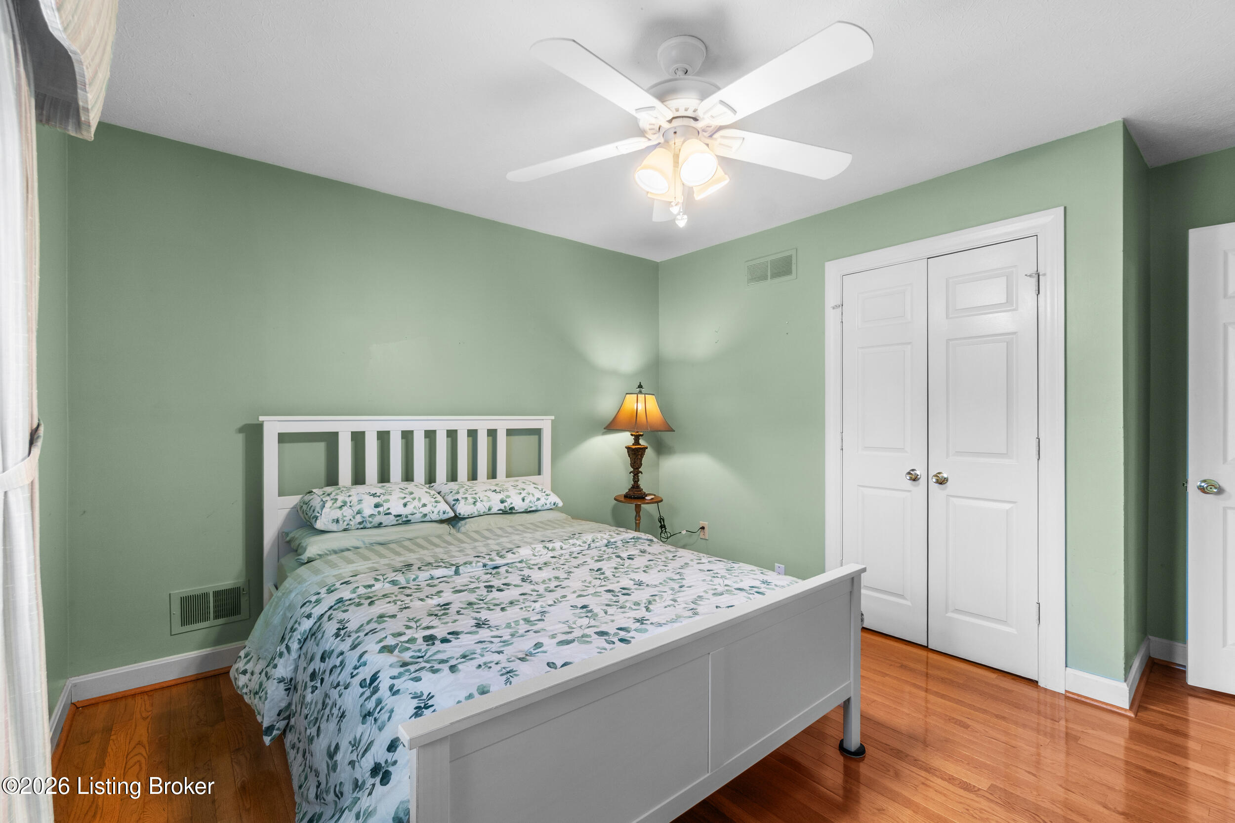 9104 Linn Station Rd