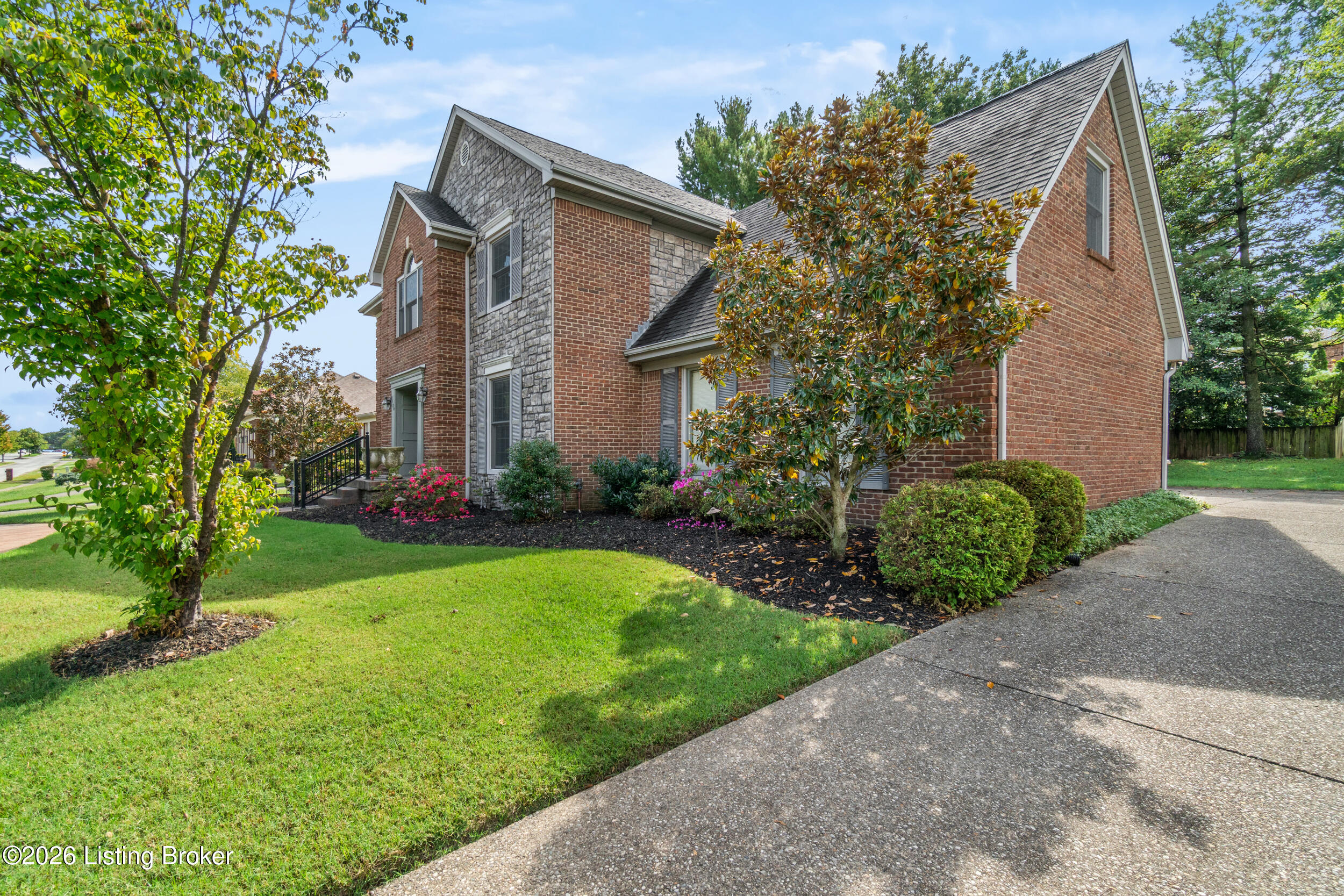 9104 Linn Station Rd