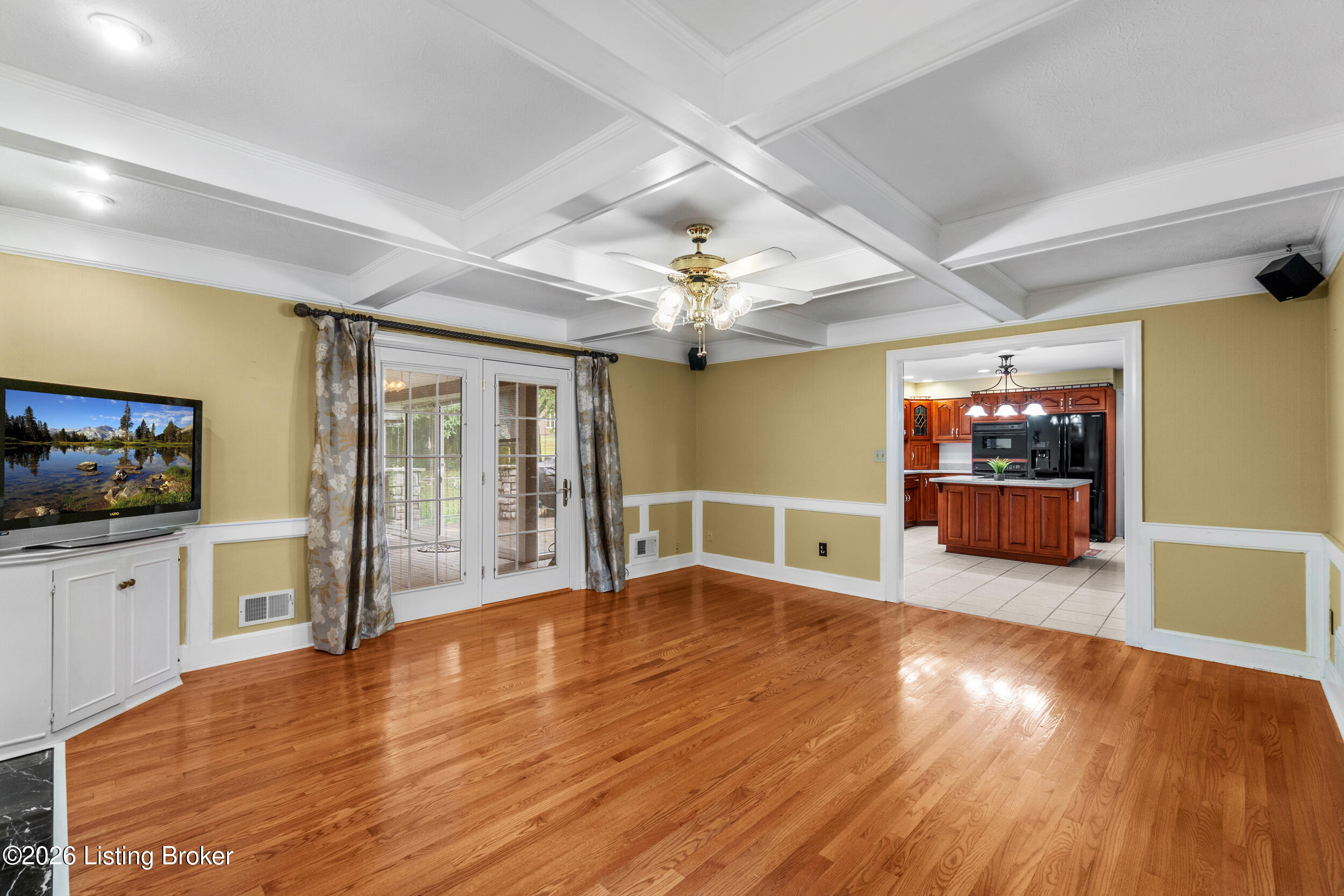 9104 Linn Station Rd