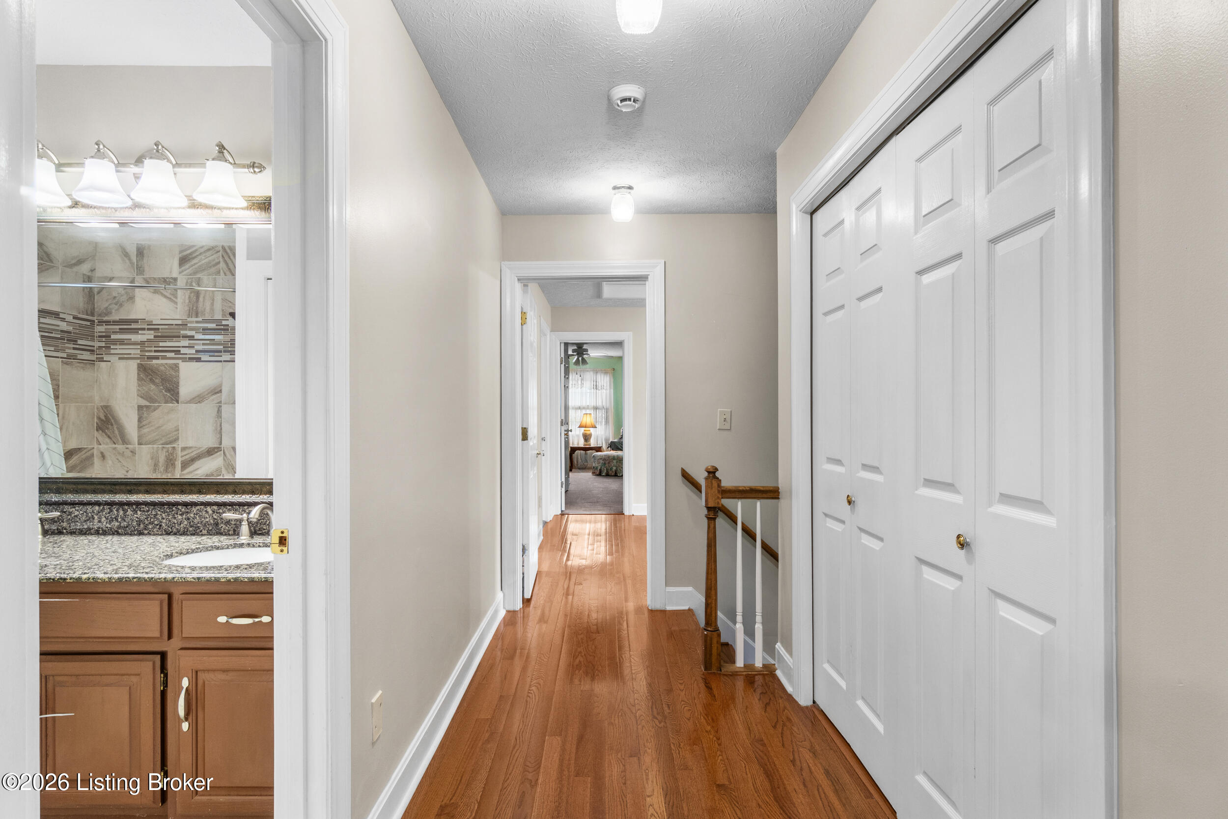 9104 Linn Station Rd
