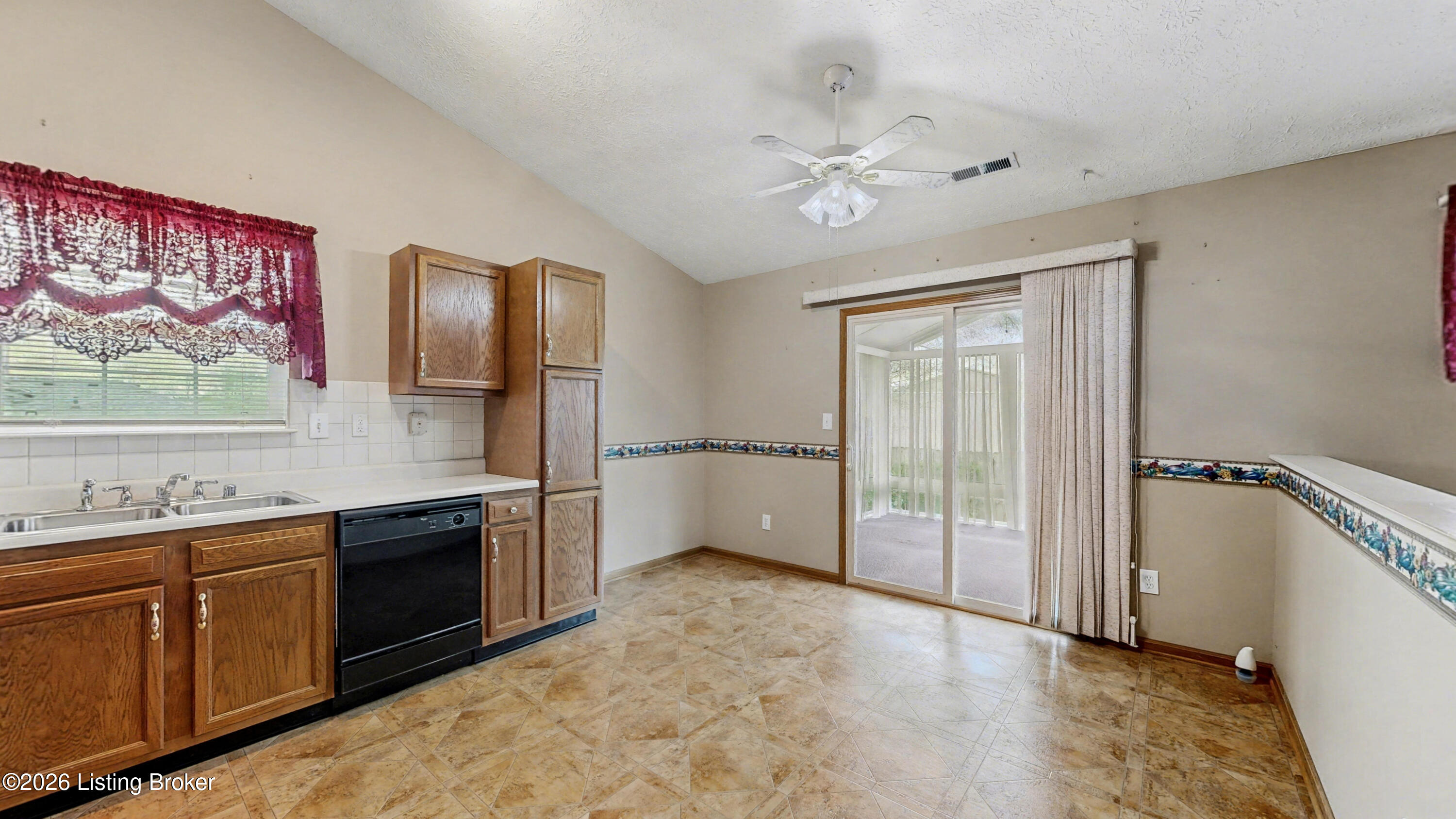 1218 Cedar Springs Pkwy