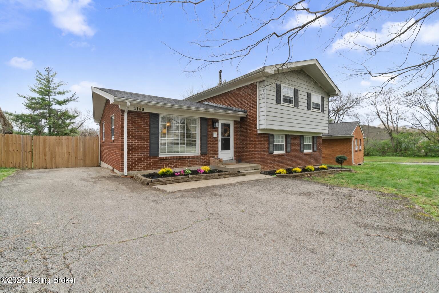 3140 Hunsinger Ln