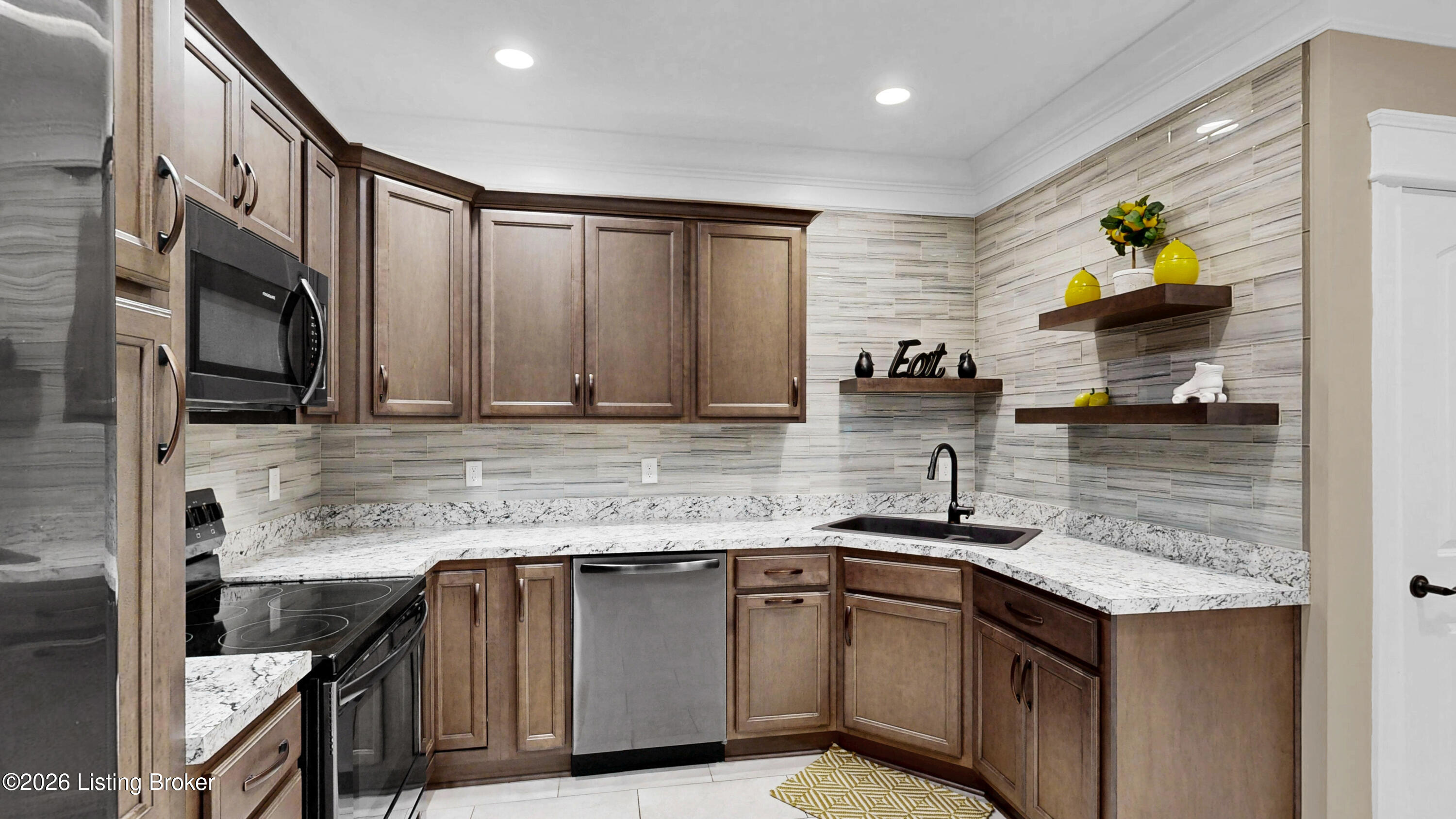 8022 Wooded Ridge Dr