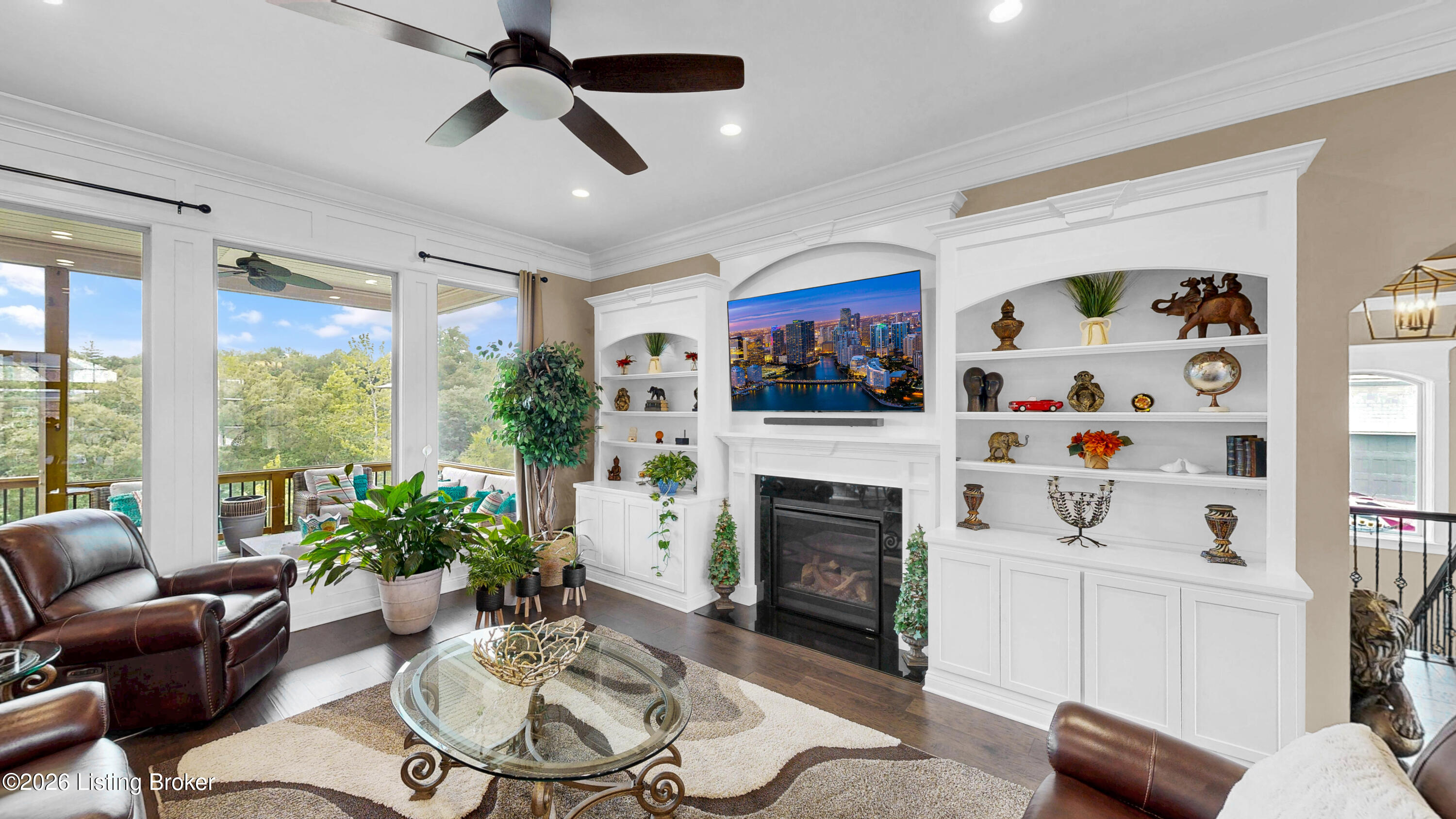 8022 Wooded Ridge Dr