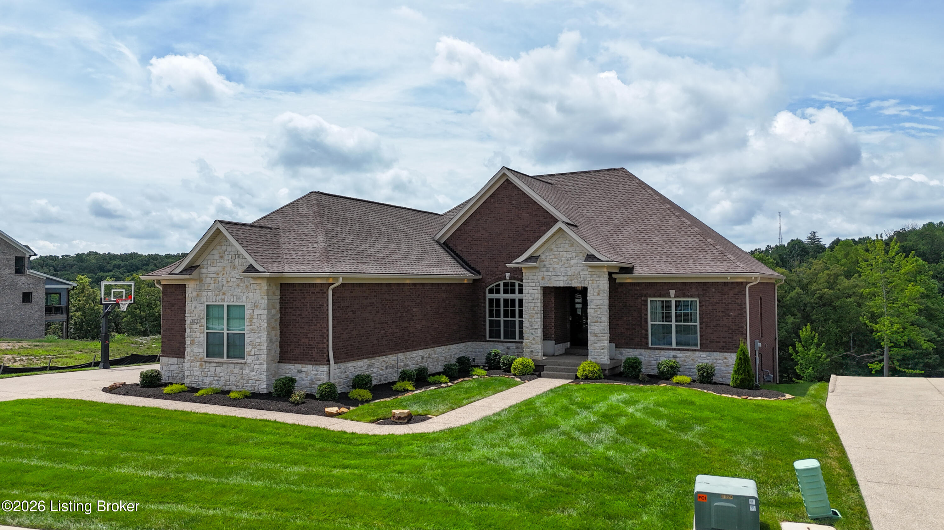 8022 Wooded Ridge Dr