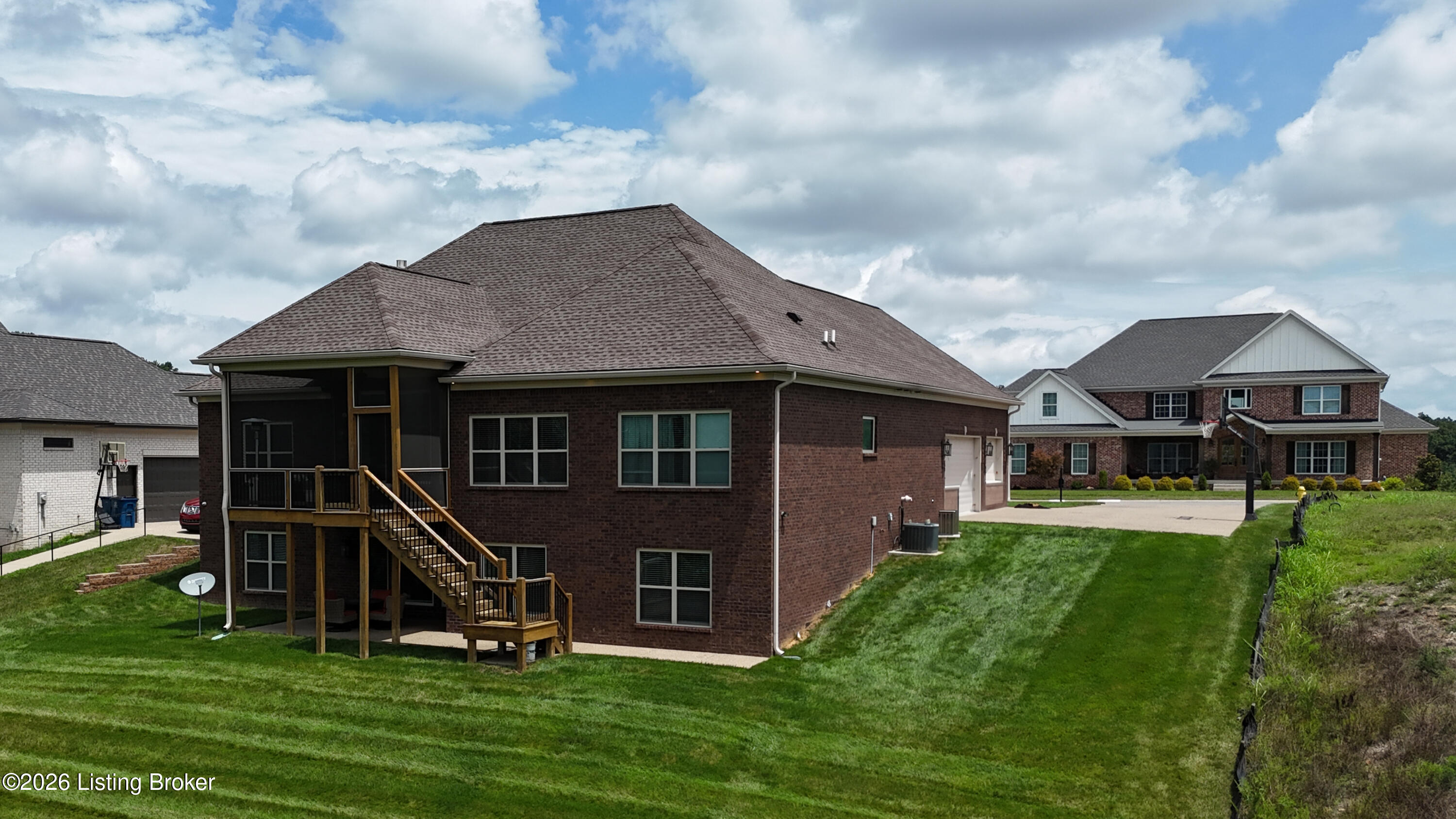 8022 Wooded Ridge Dr