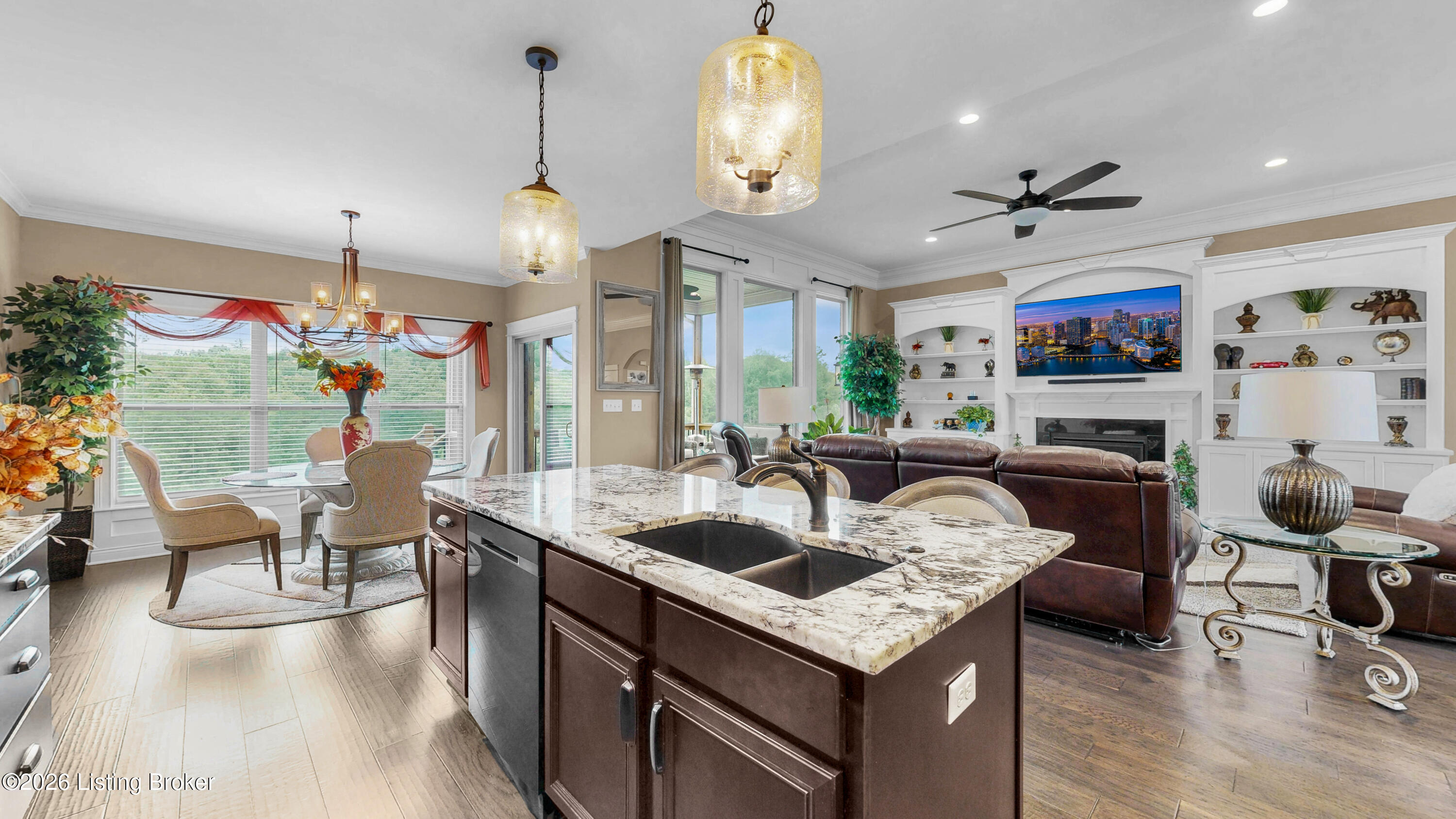 8022 Wooded Ridge Dr