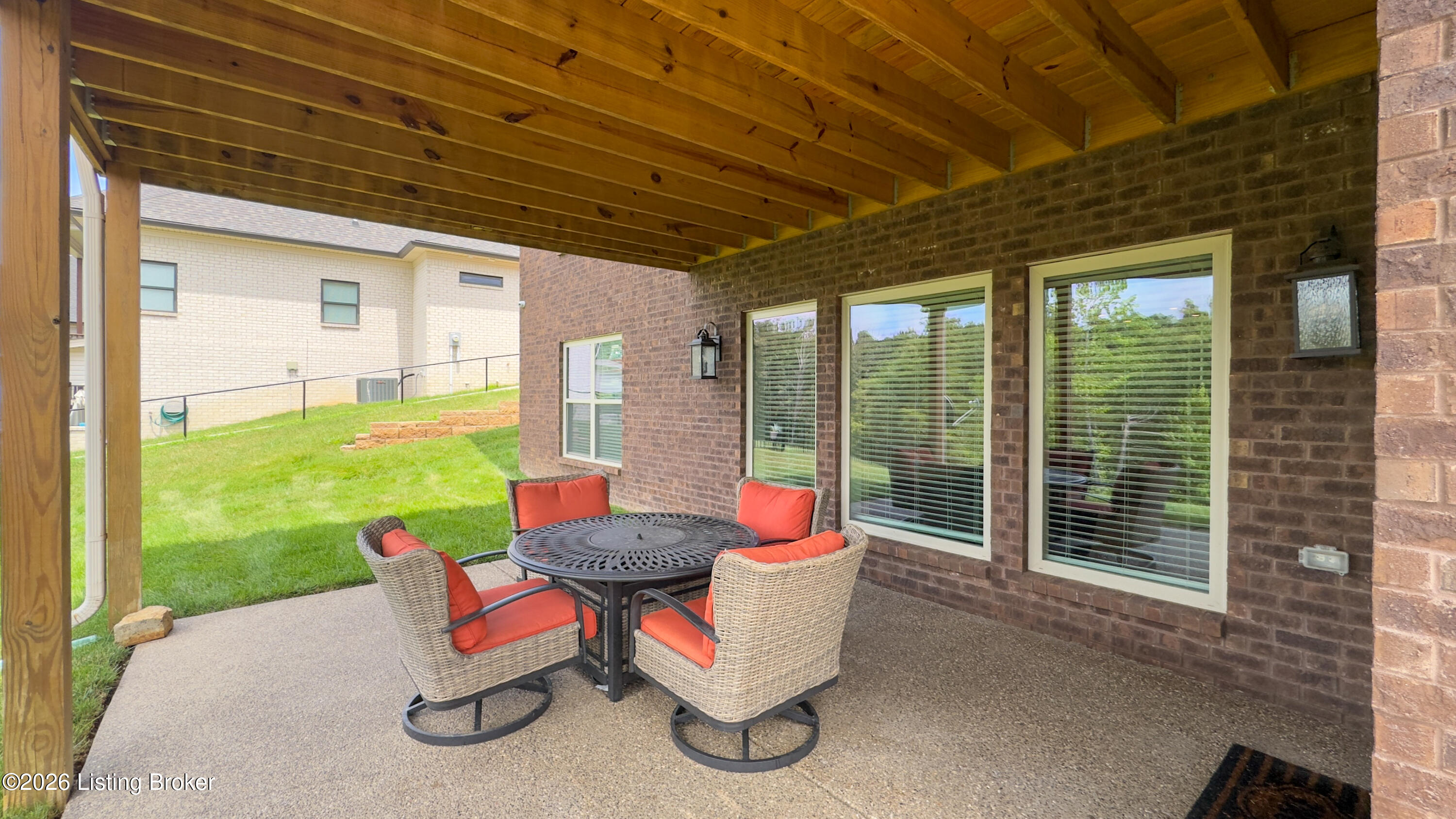8022 Wooded Ridge Dr
