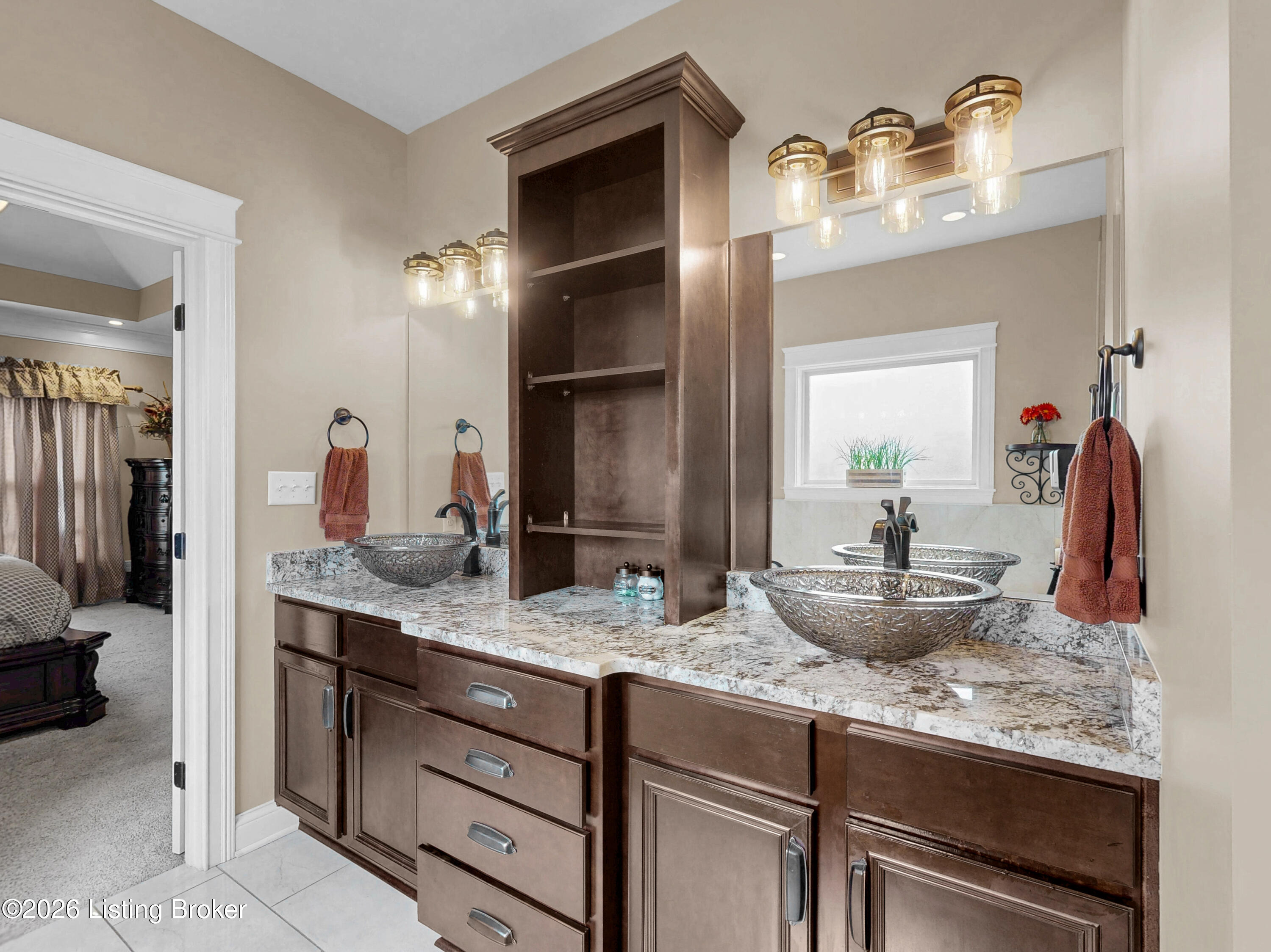 8022 Wooded Ridge Dr