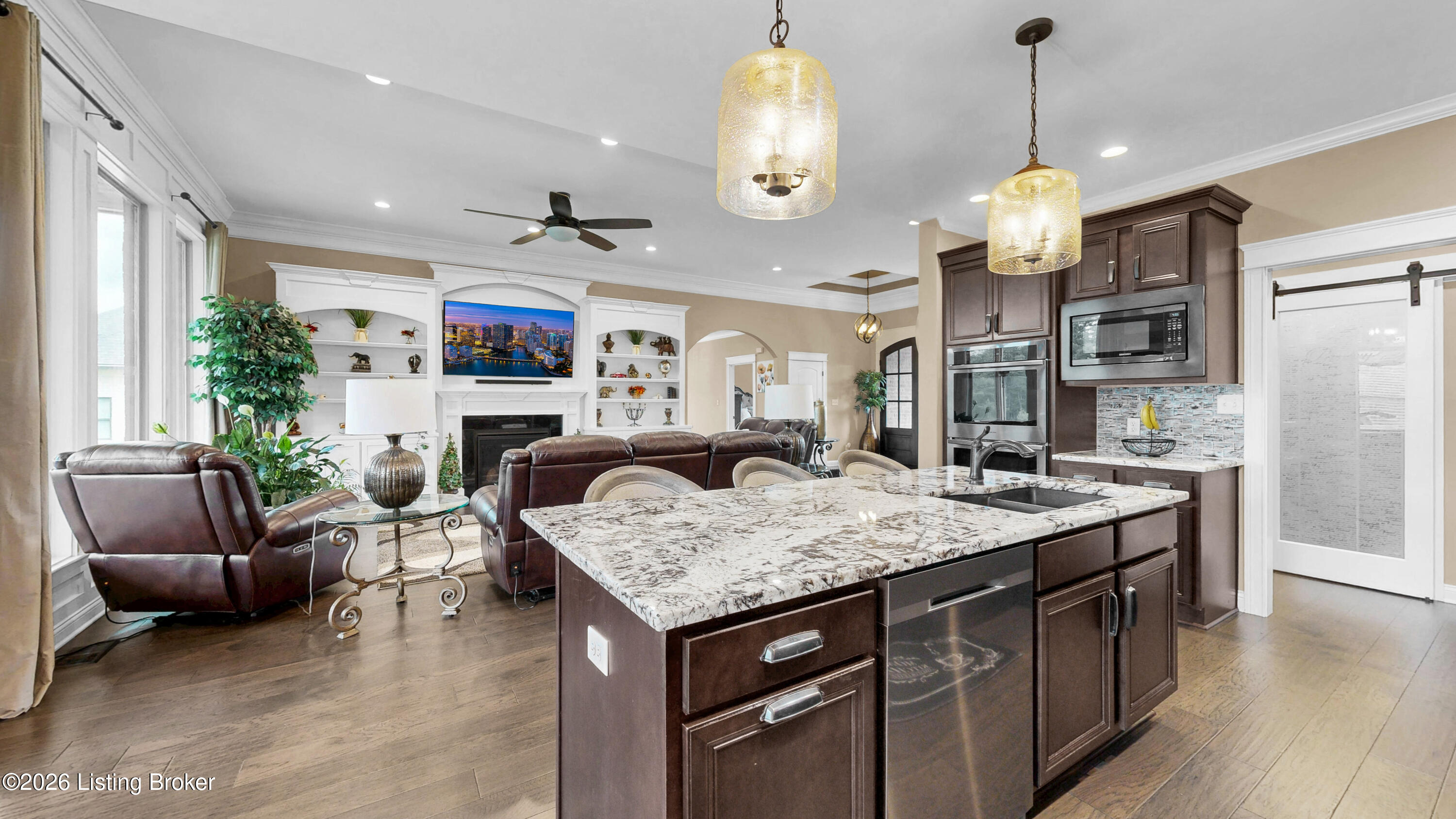 8022 Wooded Ridge Dr