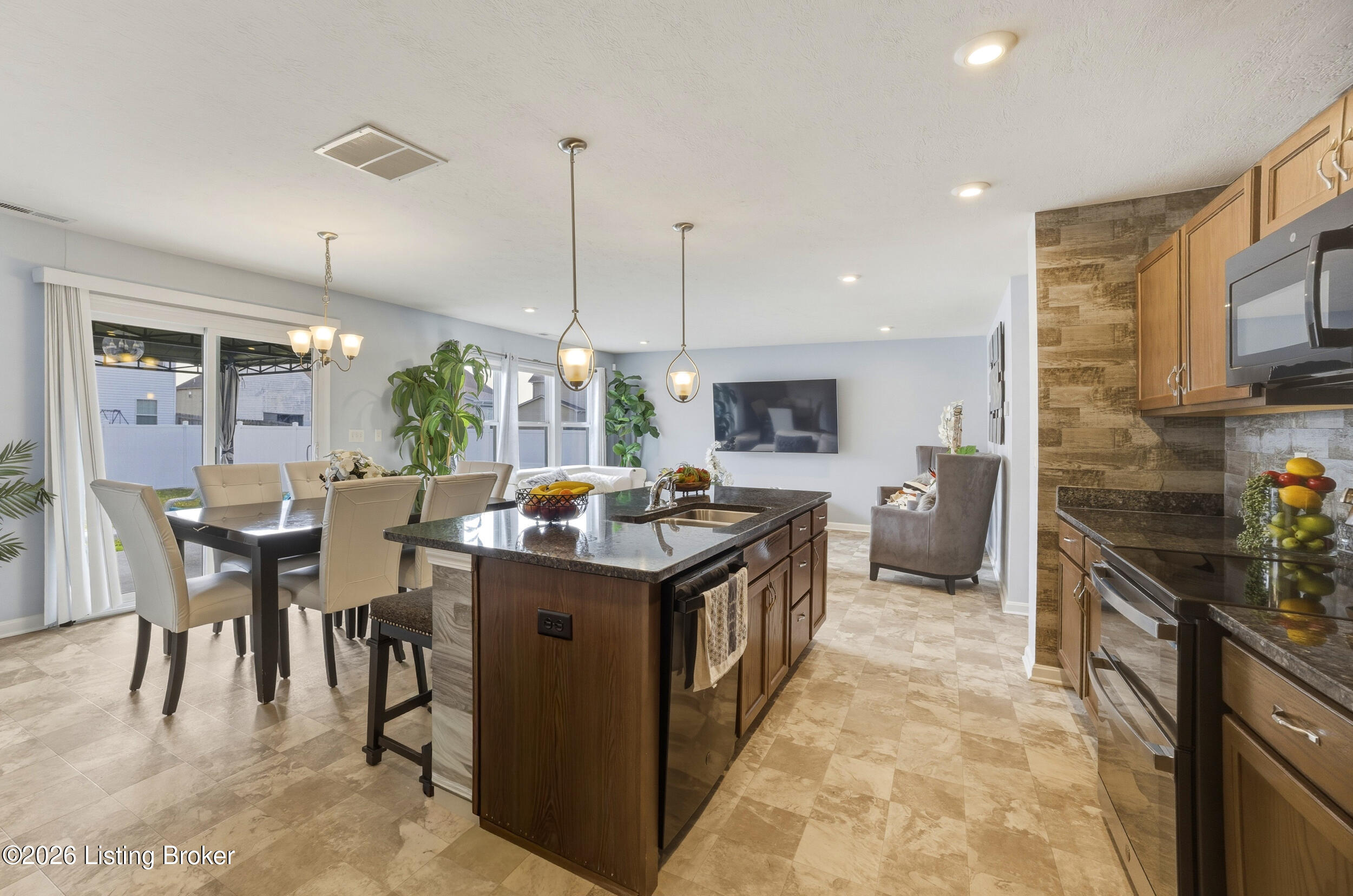 400 Boulders West Dr