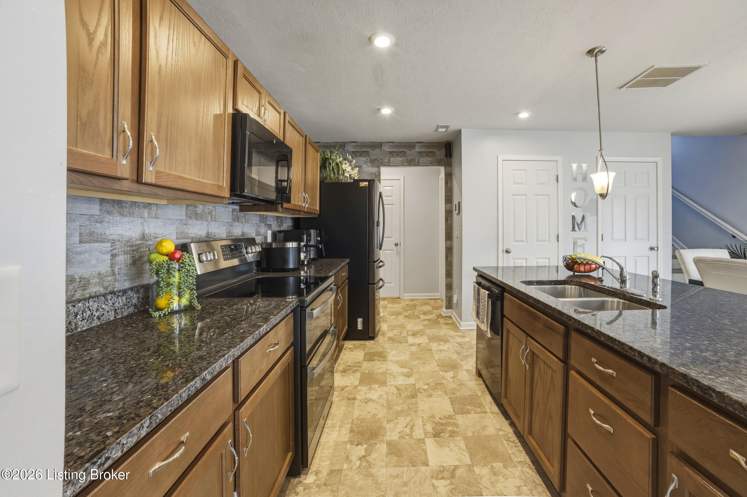 400 Boulders West Dr