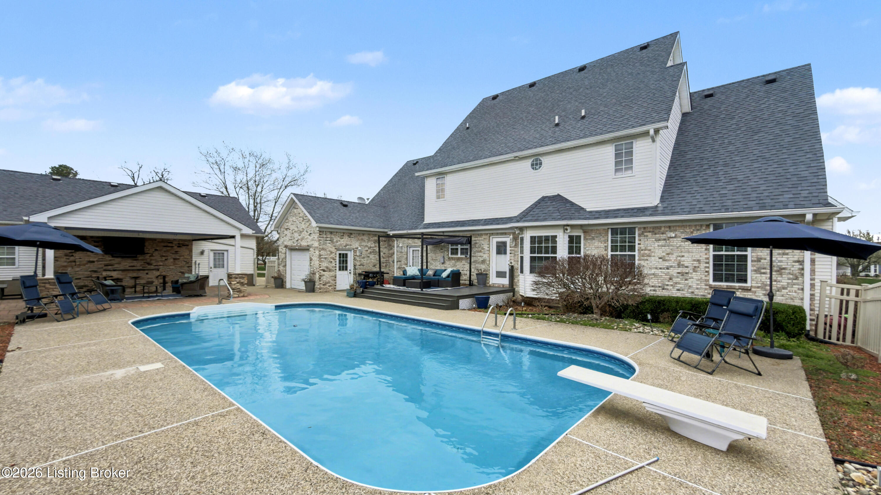 377 Canary Dr