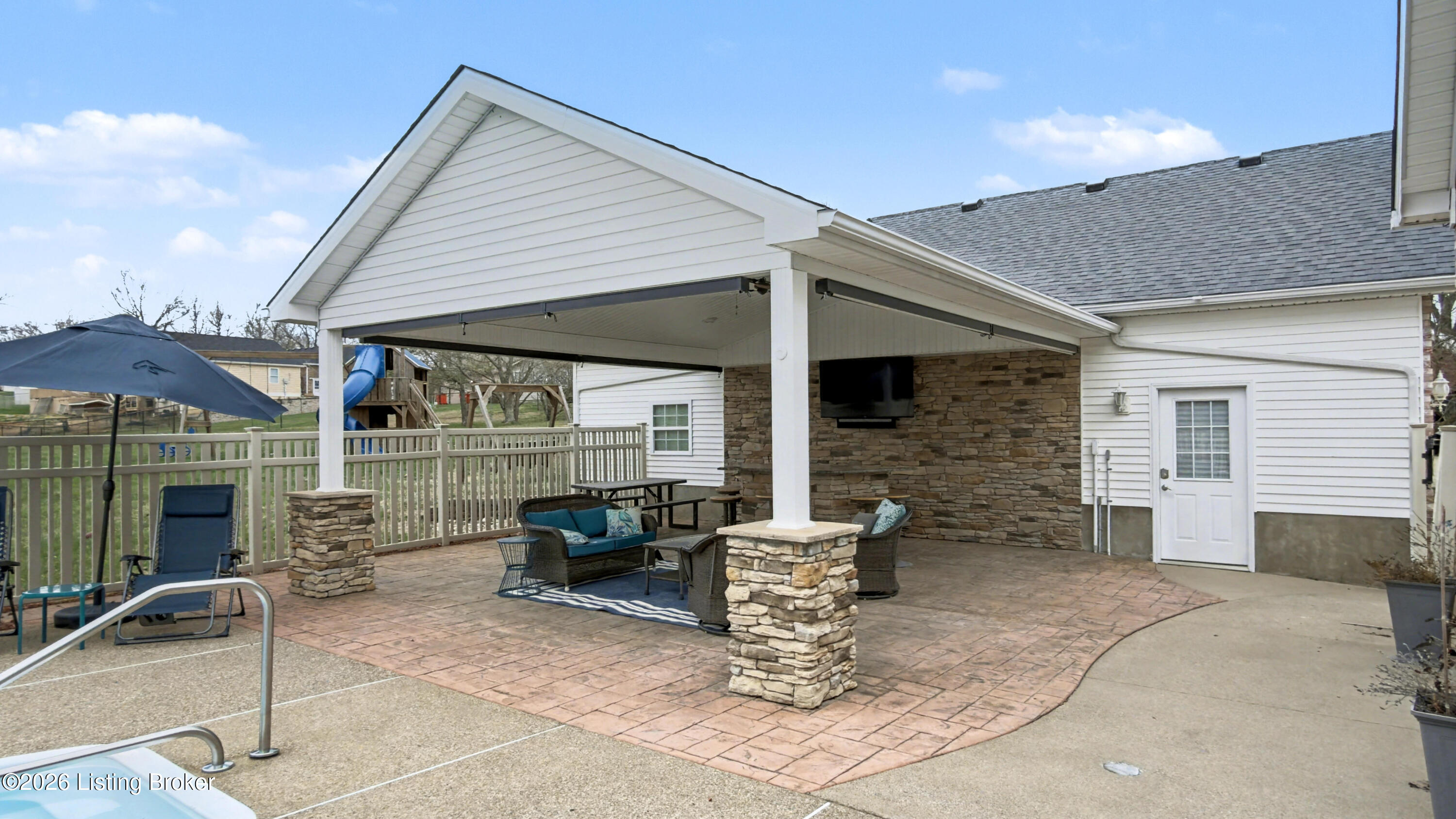 377 Canary Dr