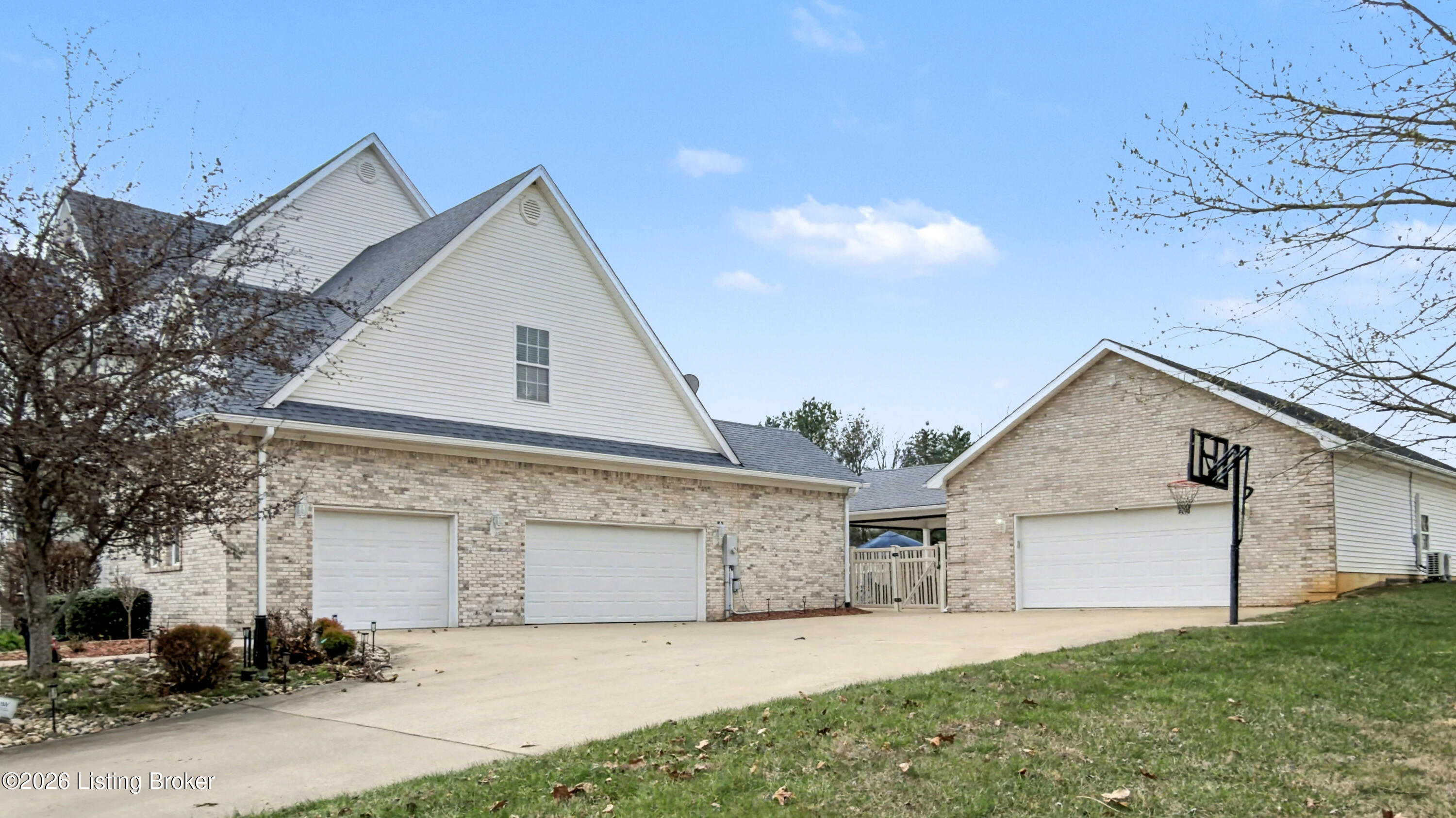 377 Canary Dr