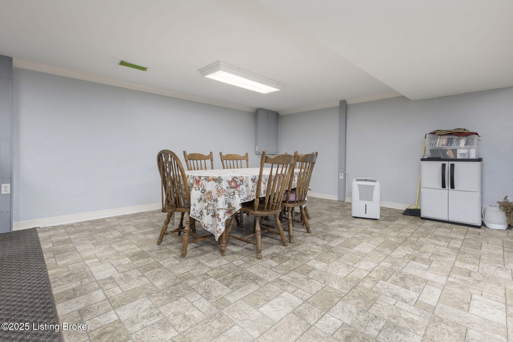 3127 Hartlage Ct