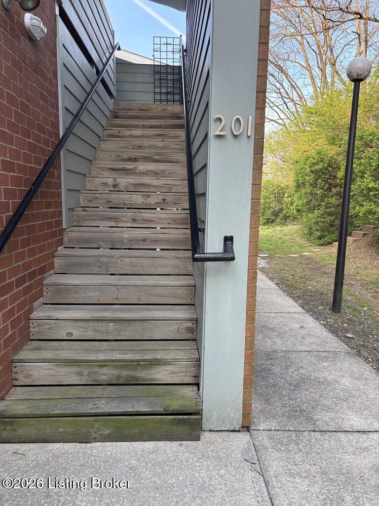 2745 Grinstead Dr 201