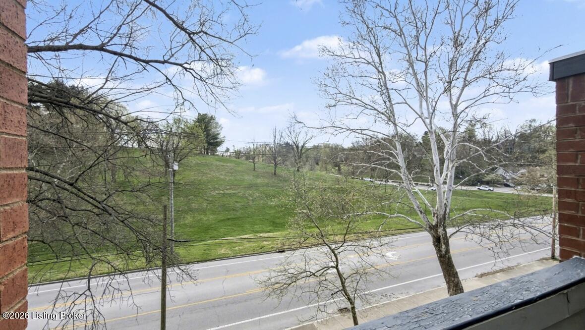 2745 Grinstead Dr 201