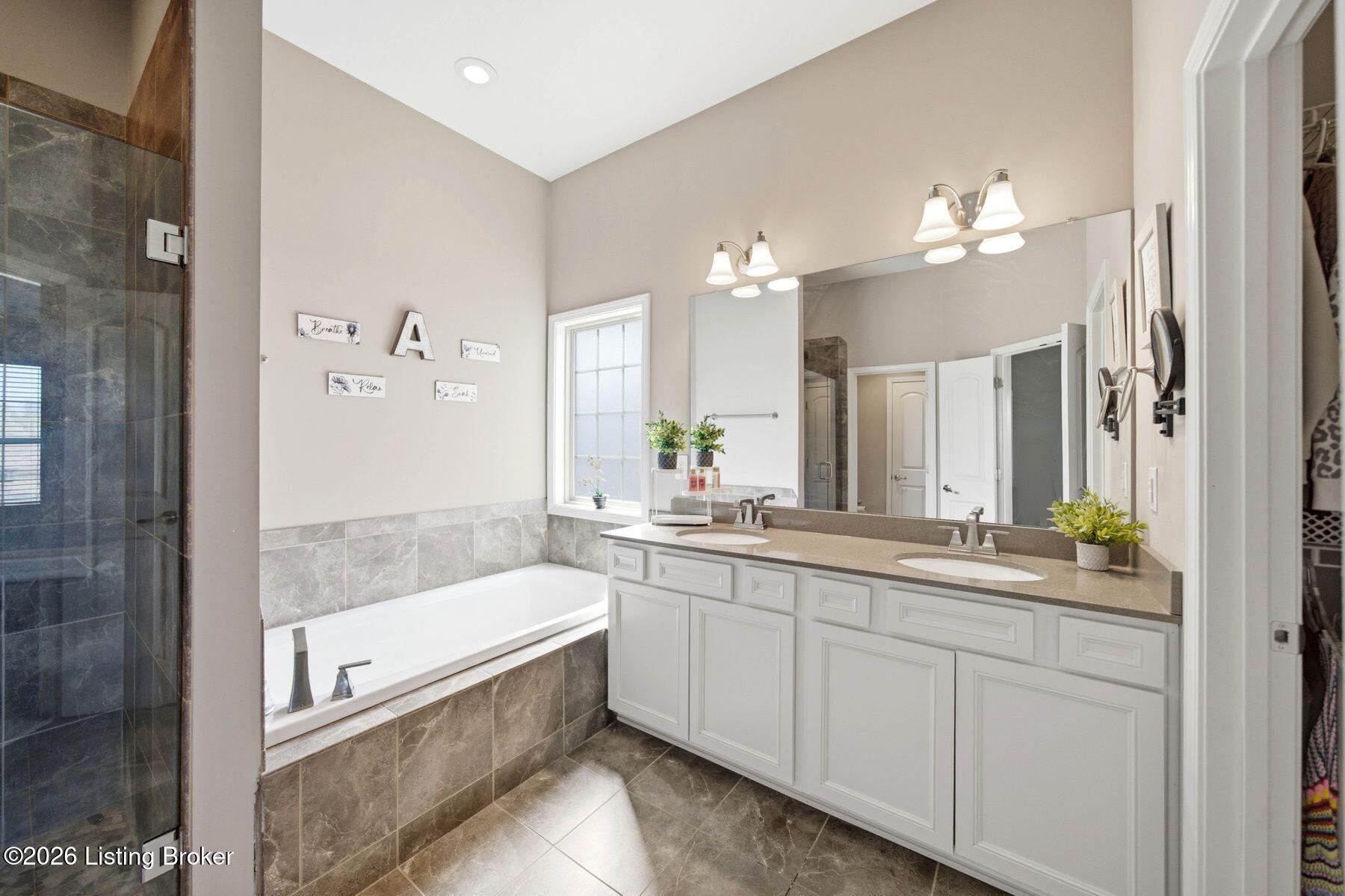 8908 Talon Ridge Dr
