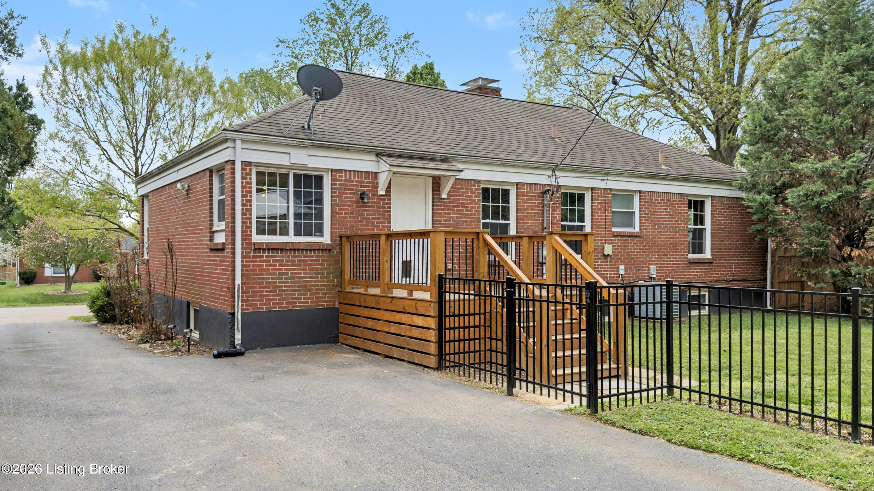 2525 Wendell Ave