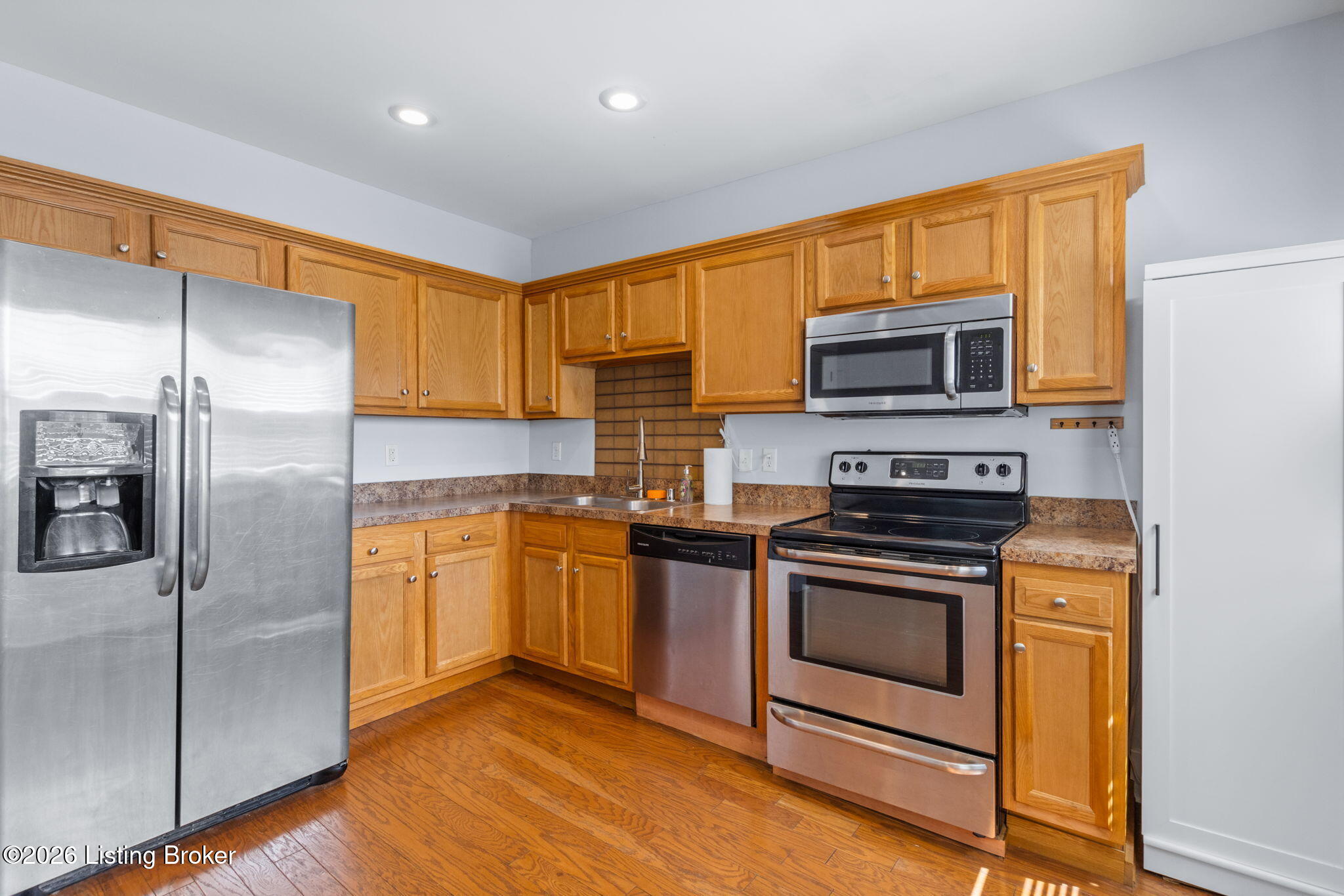2126 New Main St