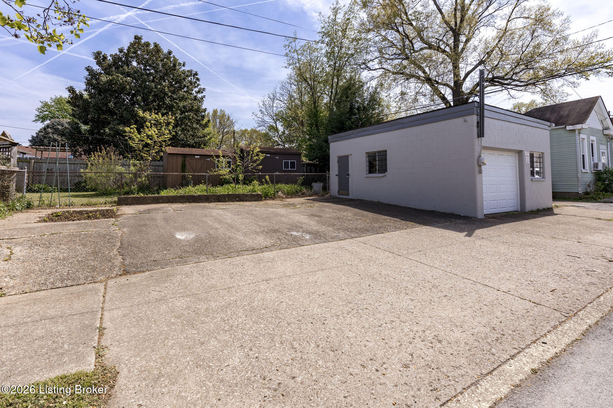 1100 Goss Ave