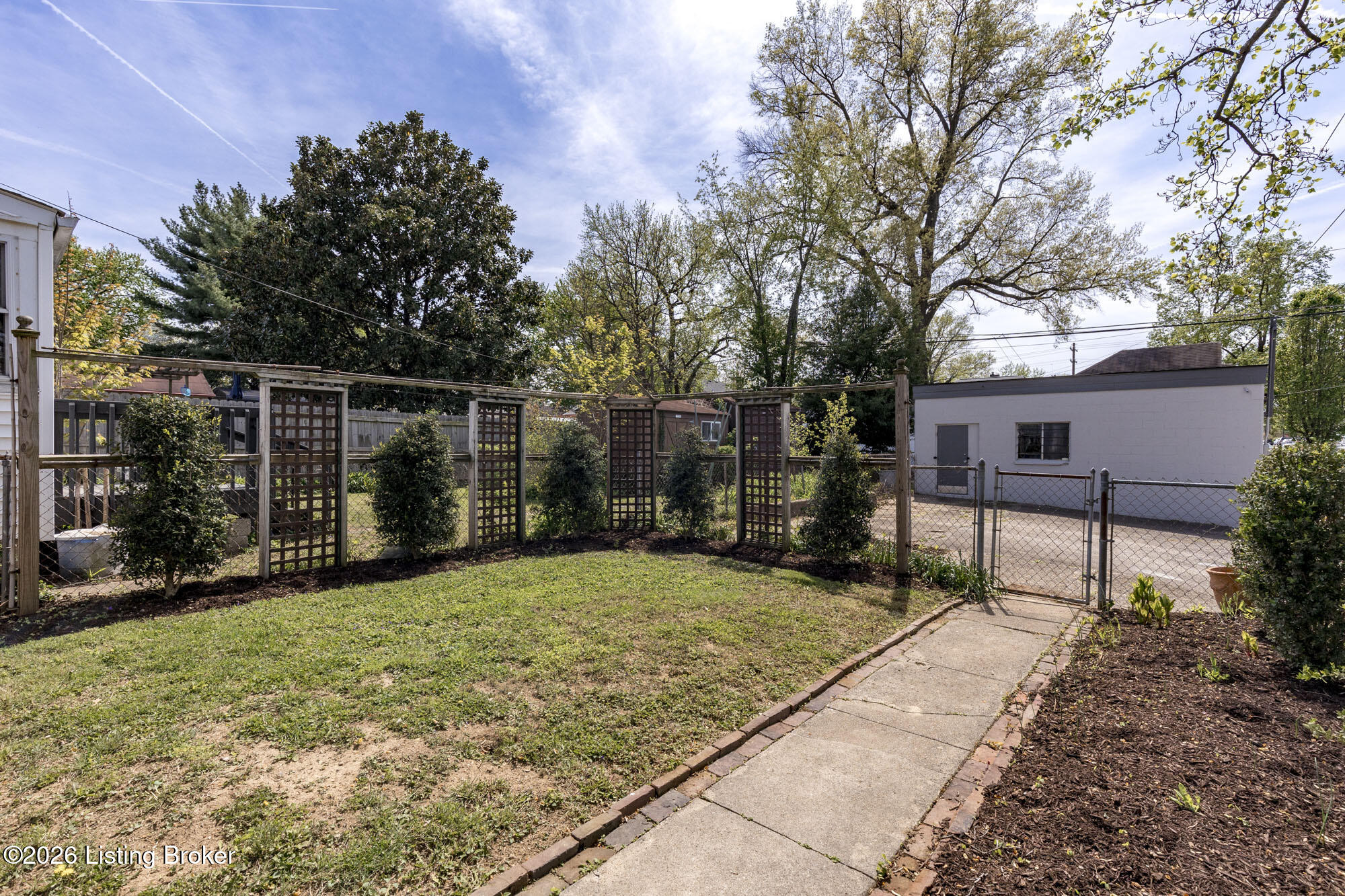 1100 Goss Ave