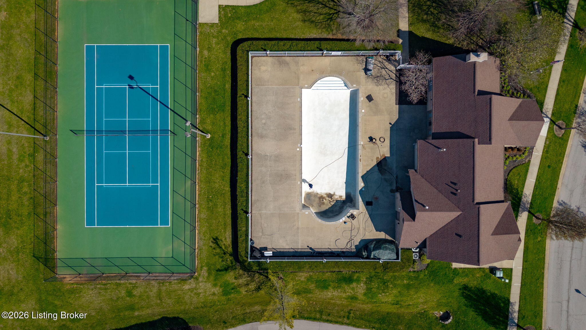 1303 Swan Pointe Blvd 202