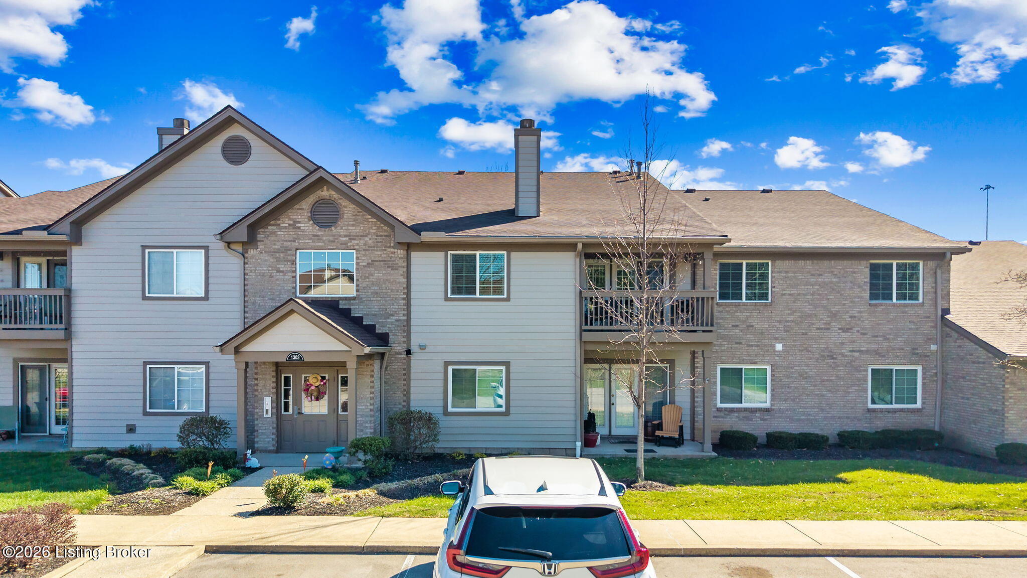 1303 Swan Pointe Blvd 202
