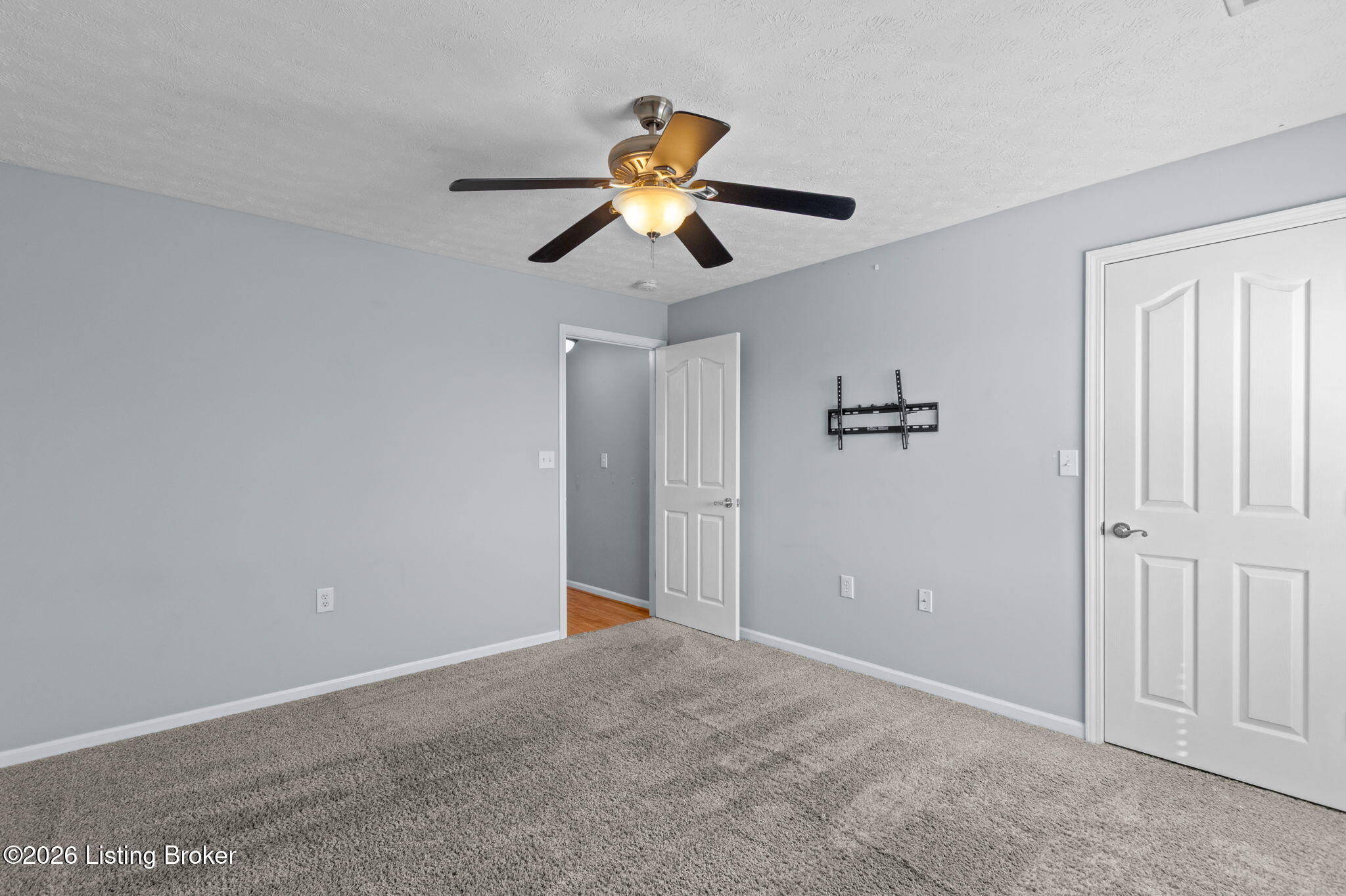 1303 Swan Pointe Blvd 202