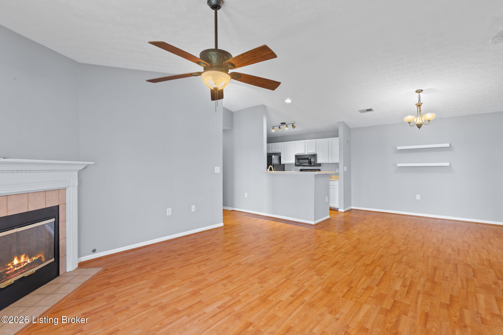 1303 Swan Pointe Blvd 202