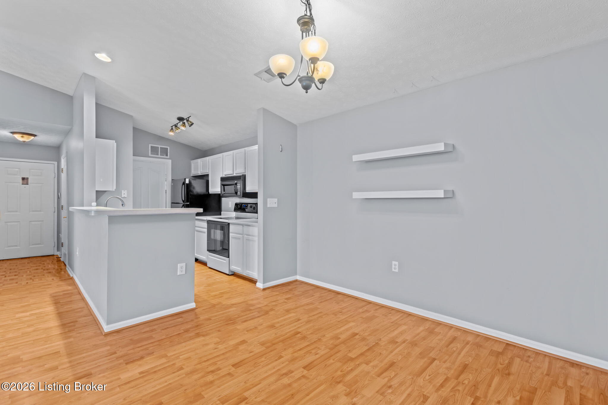 1303 Swan Pointe Blvd 202